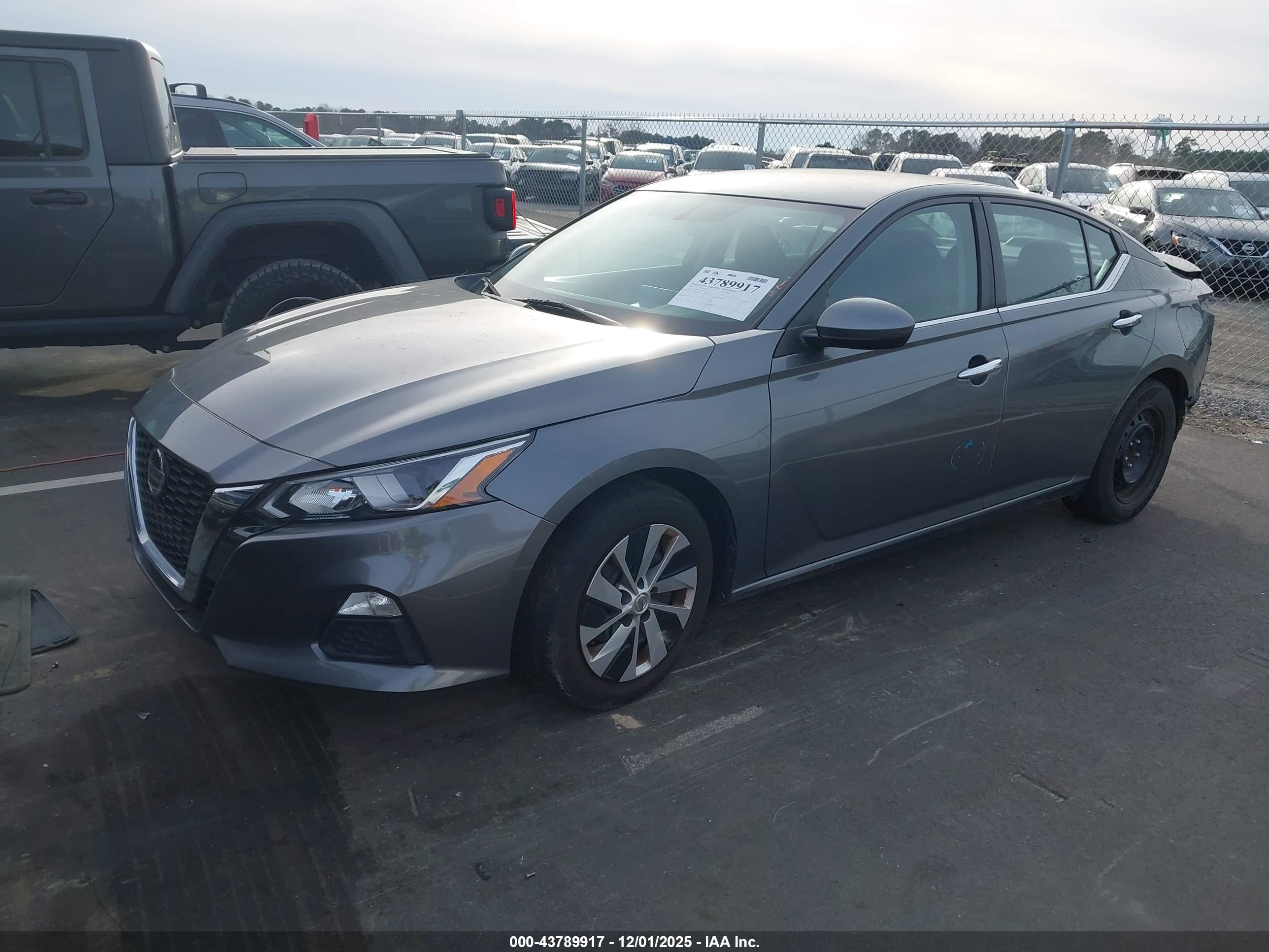 NISSAN ALTIMA image 2