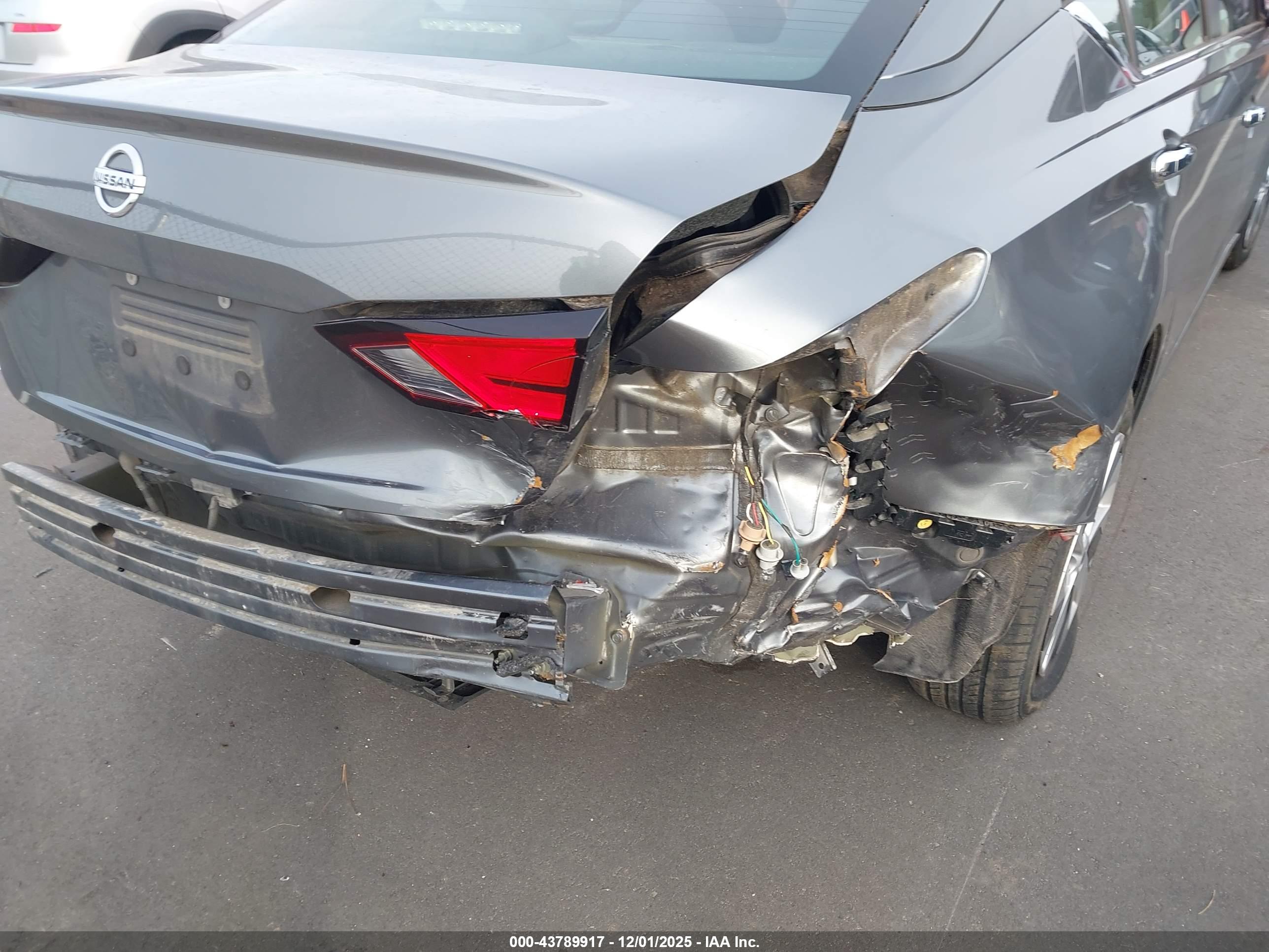 NISSAN ALTIMA image 6