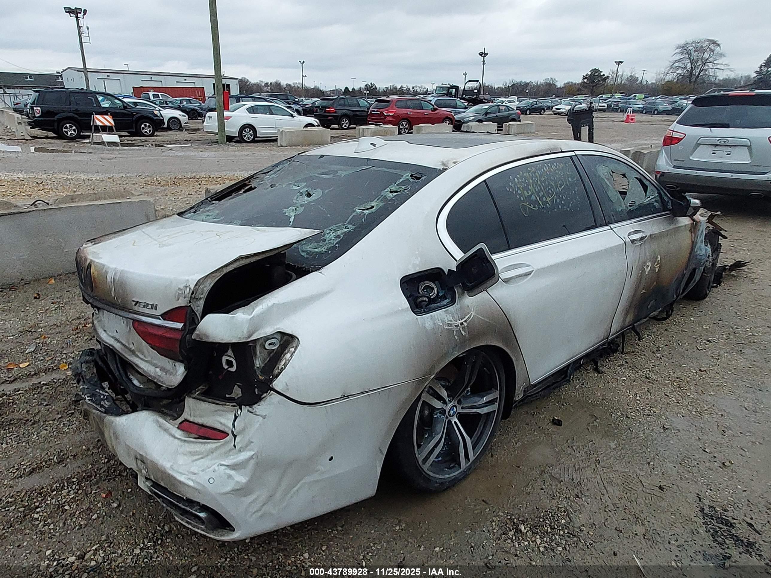 BMW 750I image 4