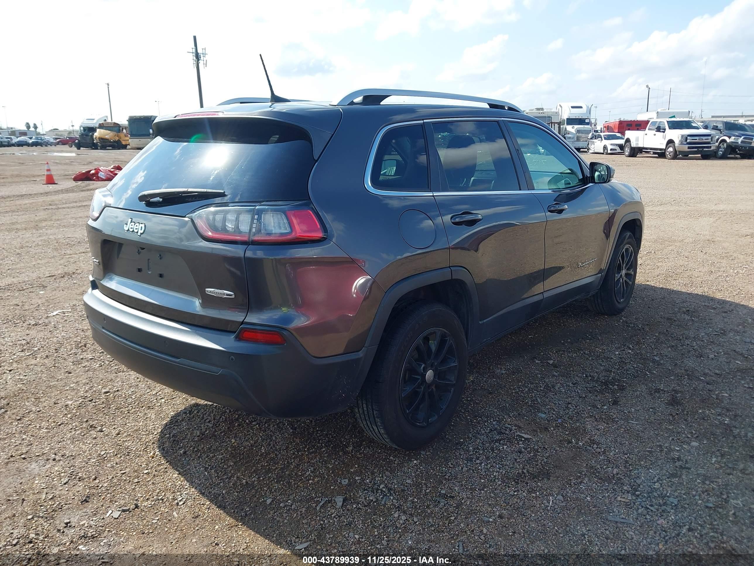 JEEP CHEROKEE image 4