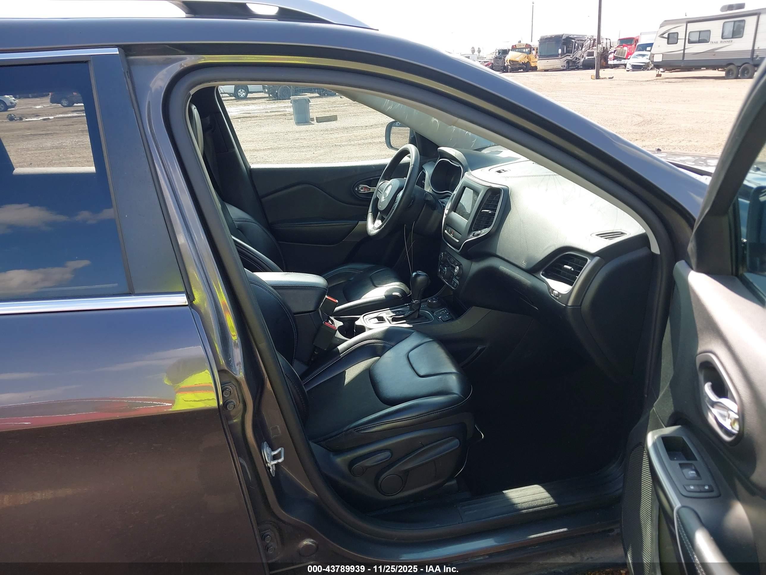 JEEP CHEROKEE image 5