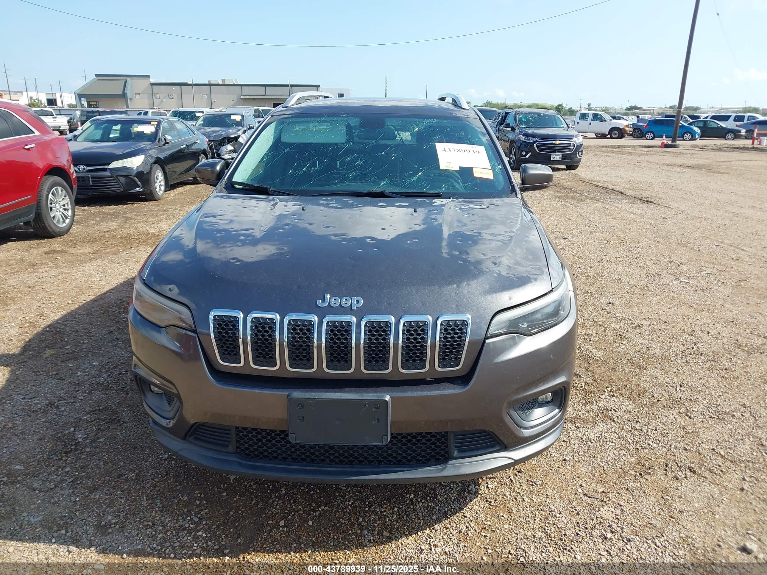 JEEP CHEROKEE image 6
