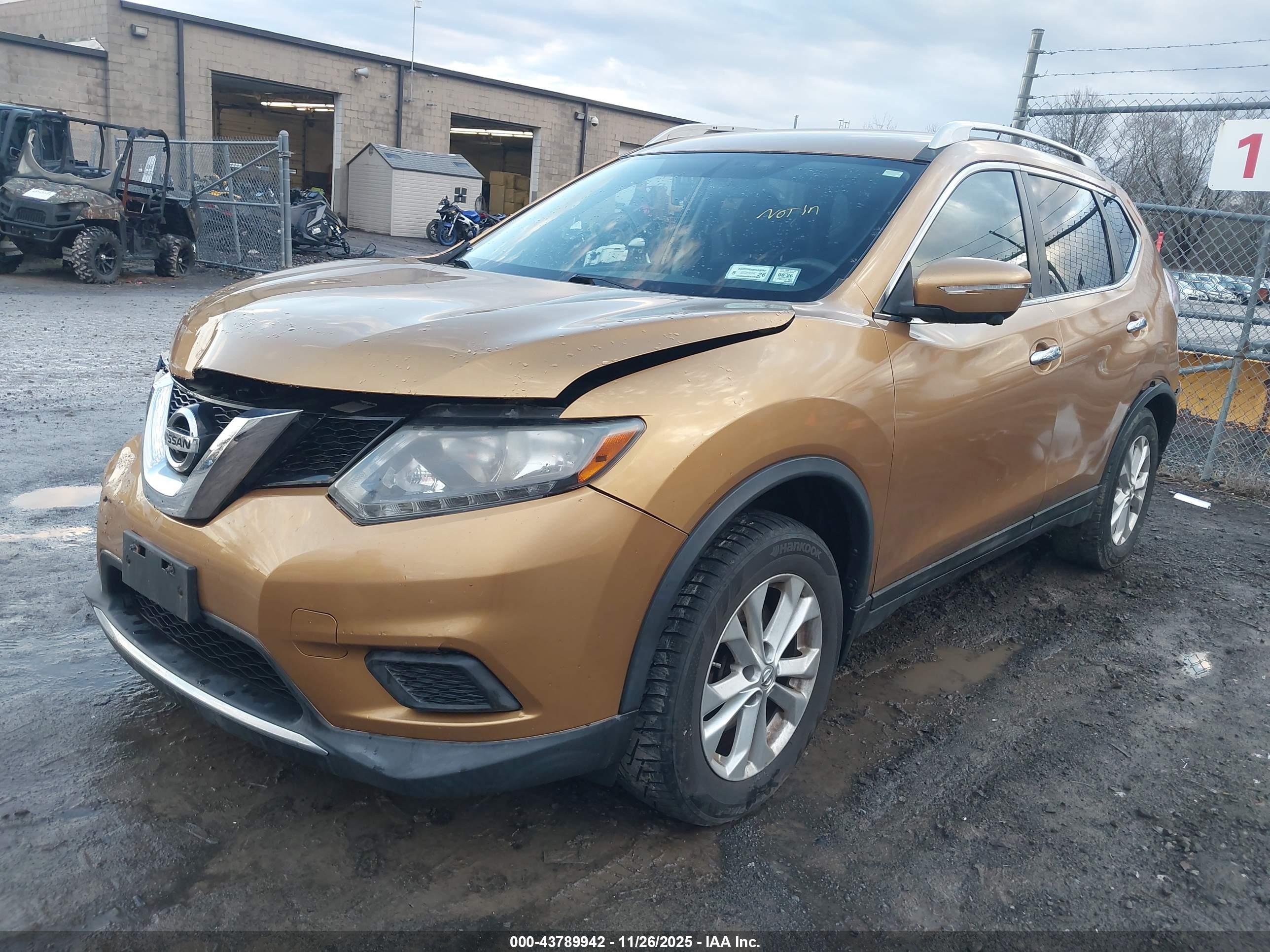 NISSAN ROGUE image 2