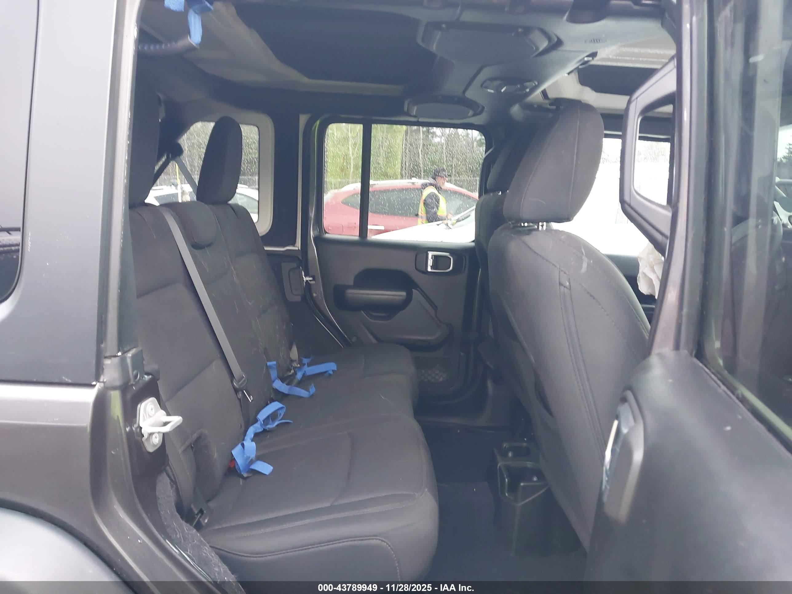 JEEP WRANGLER image 8