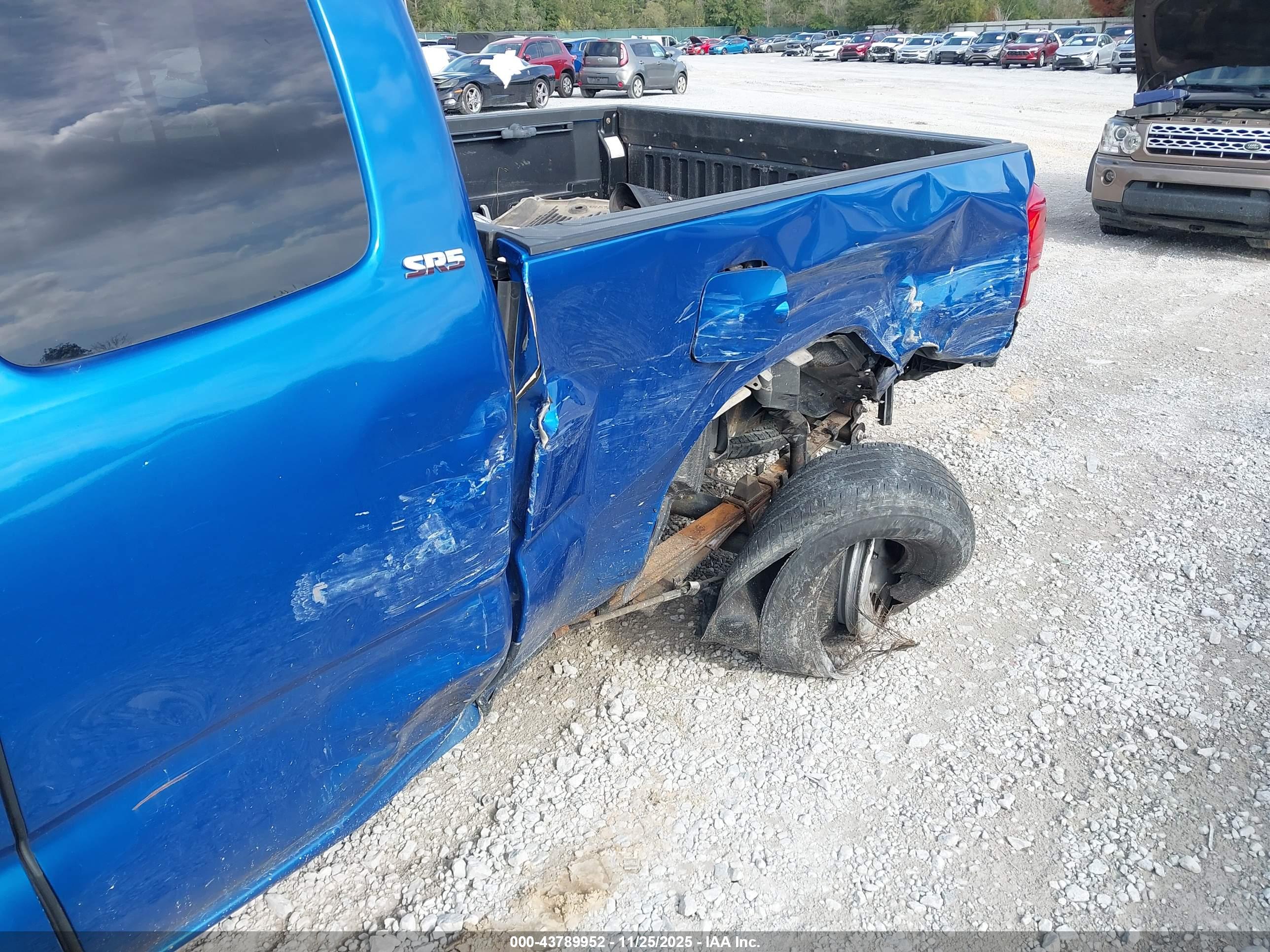 TOYOTA TACOMA image 6