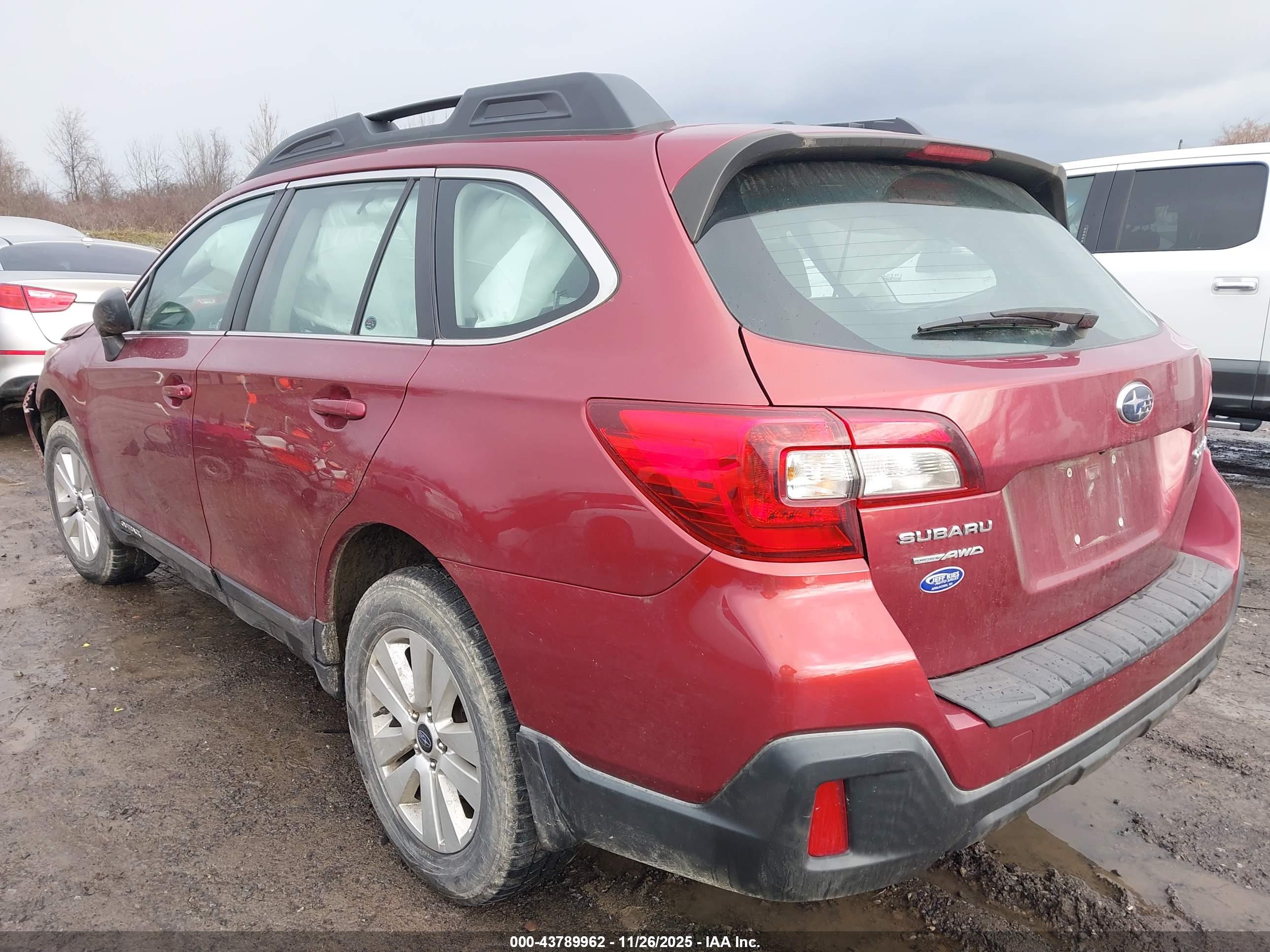 SUBARU OUTBACK image 3
