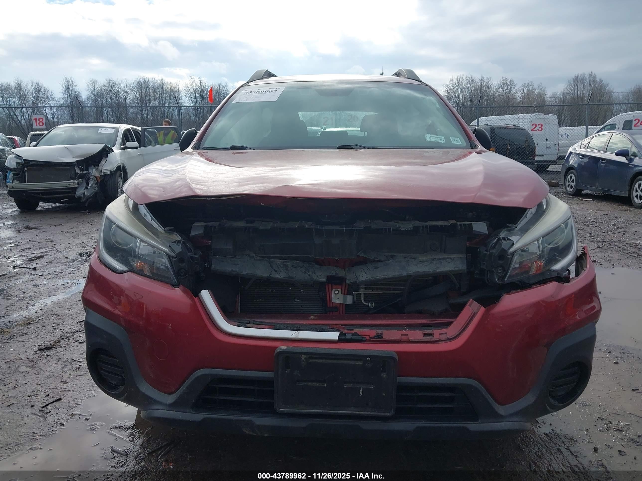 SUBARU OUTBACK image 6