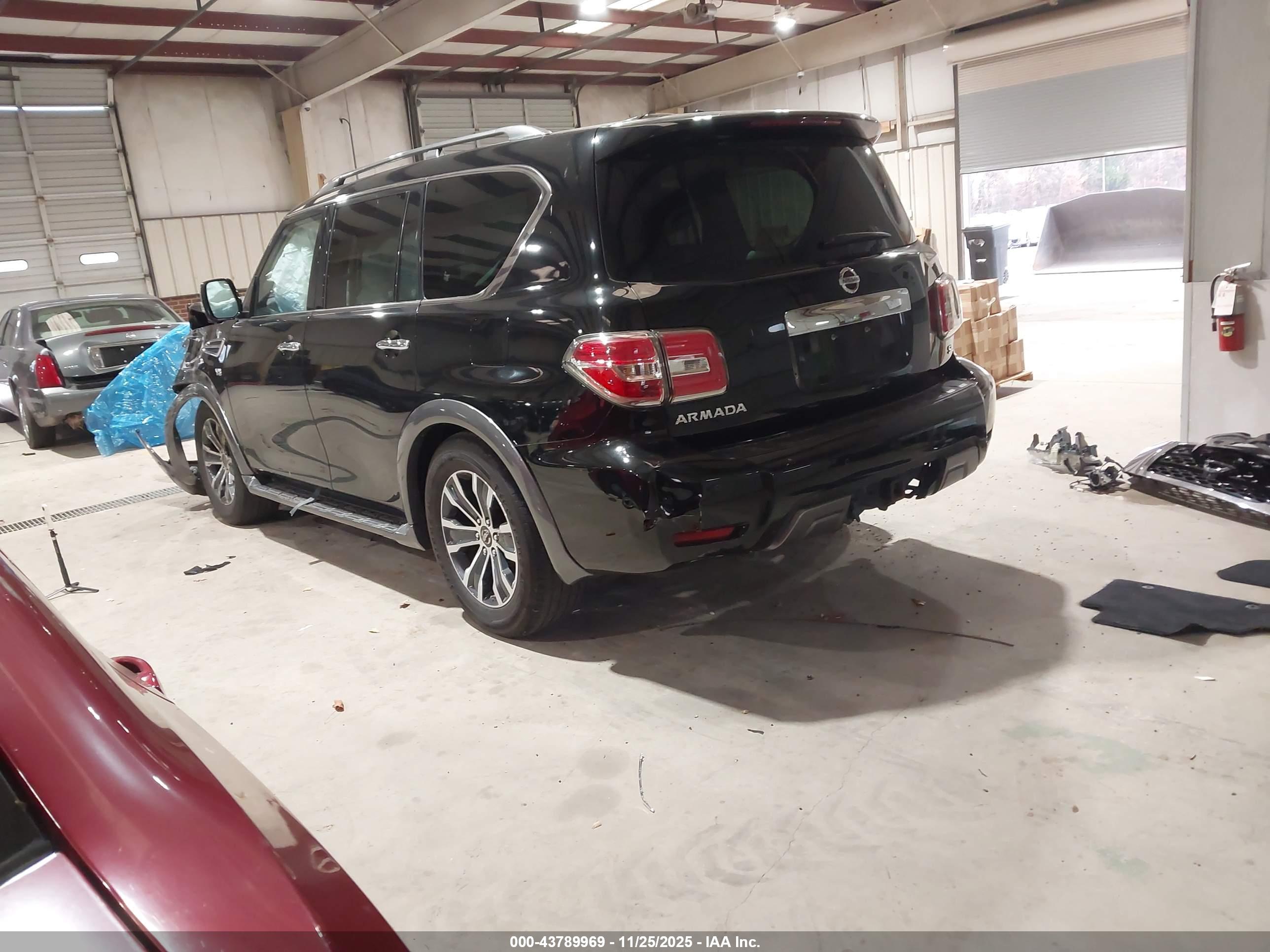 NISSAN ARMADA image 3