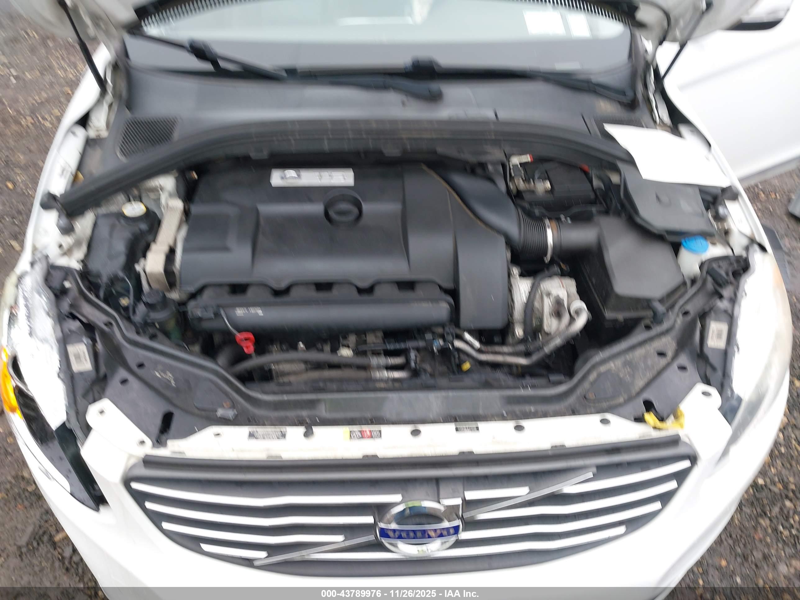 VOLVO XC60 image 10