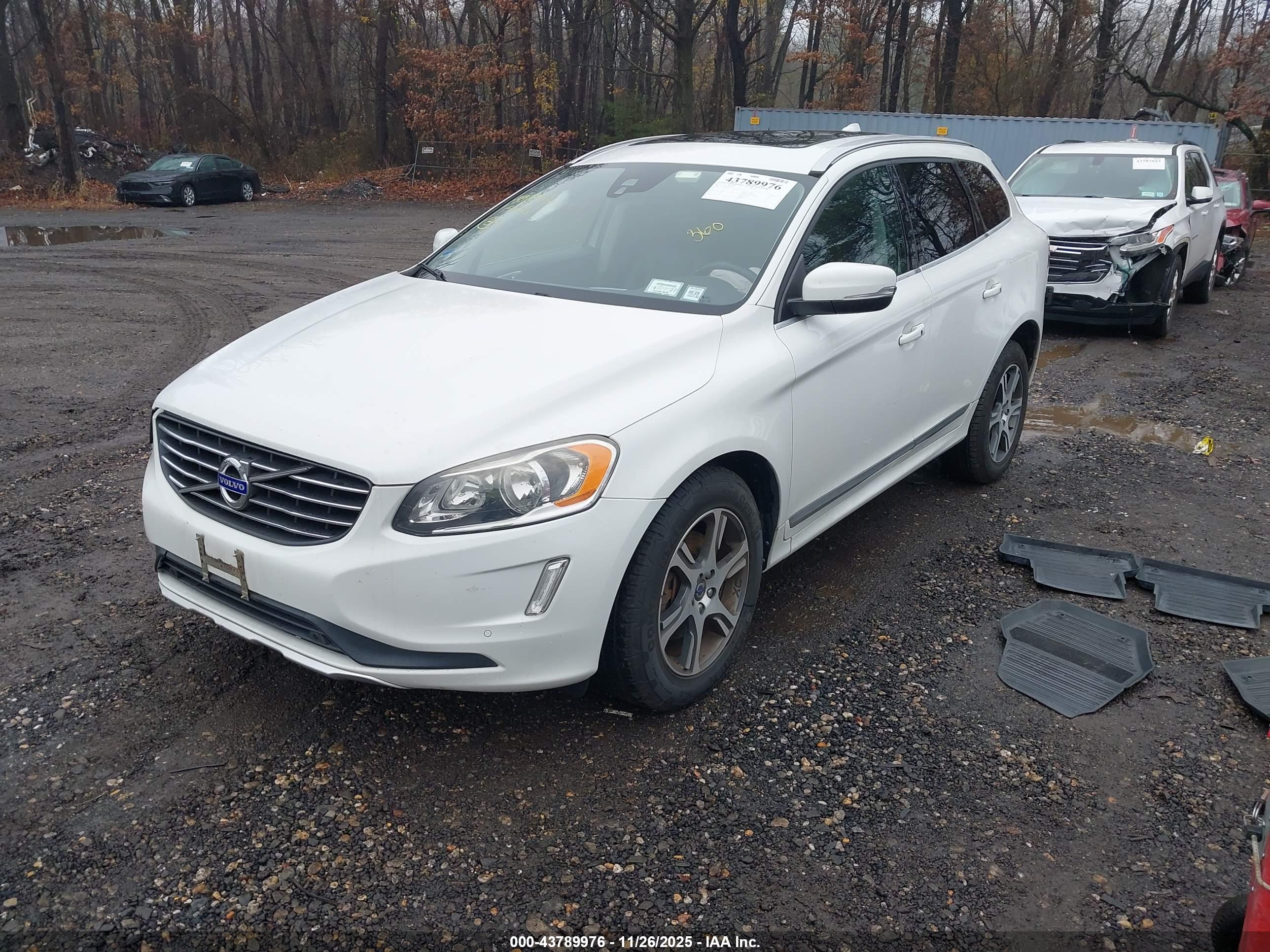 VOLVO XC60 image 2