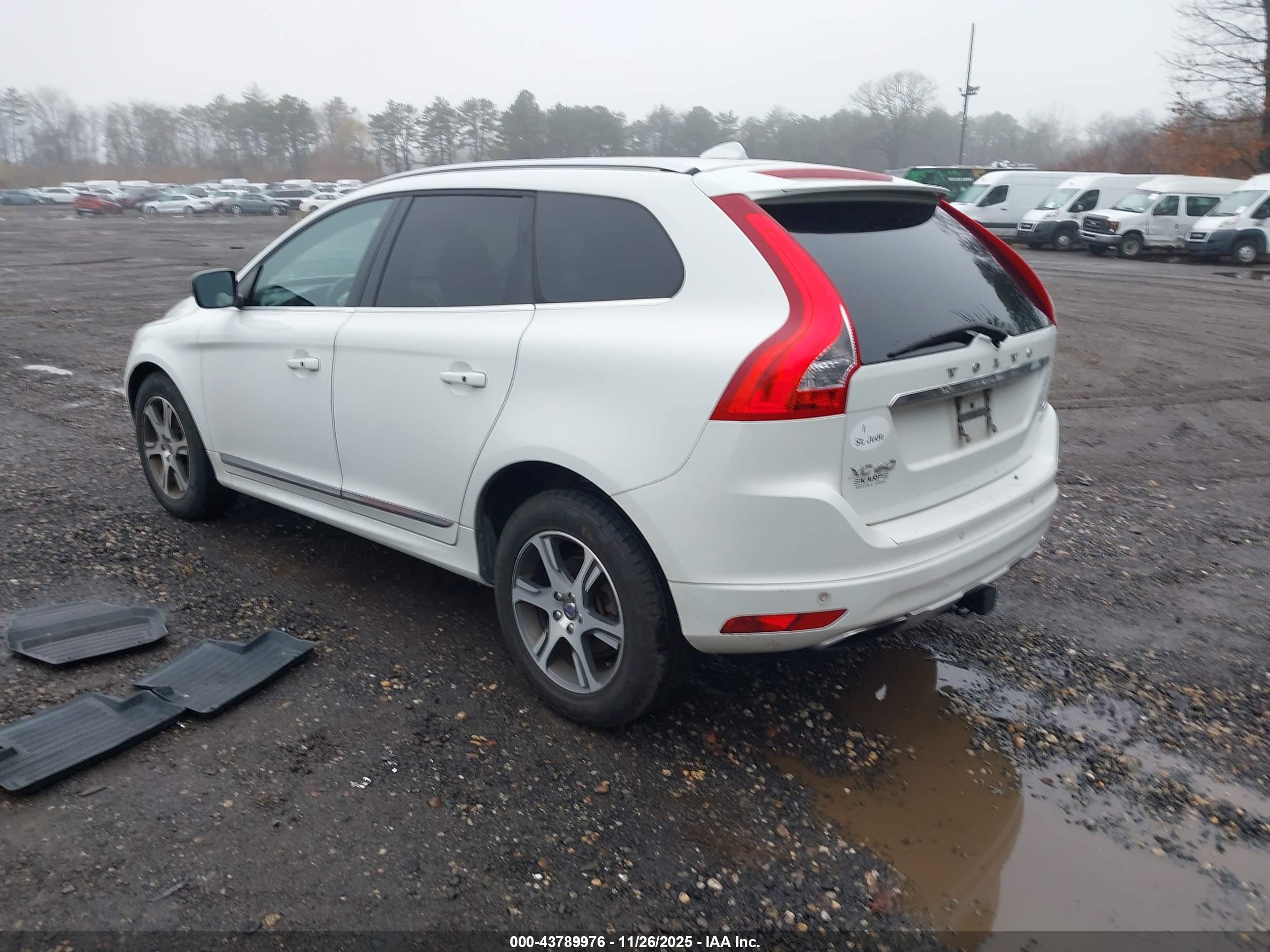 VOLVO XC60 image 3