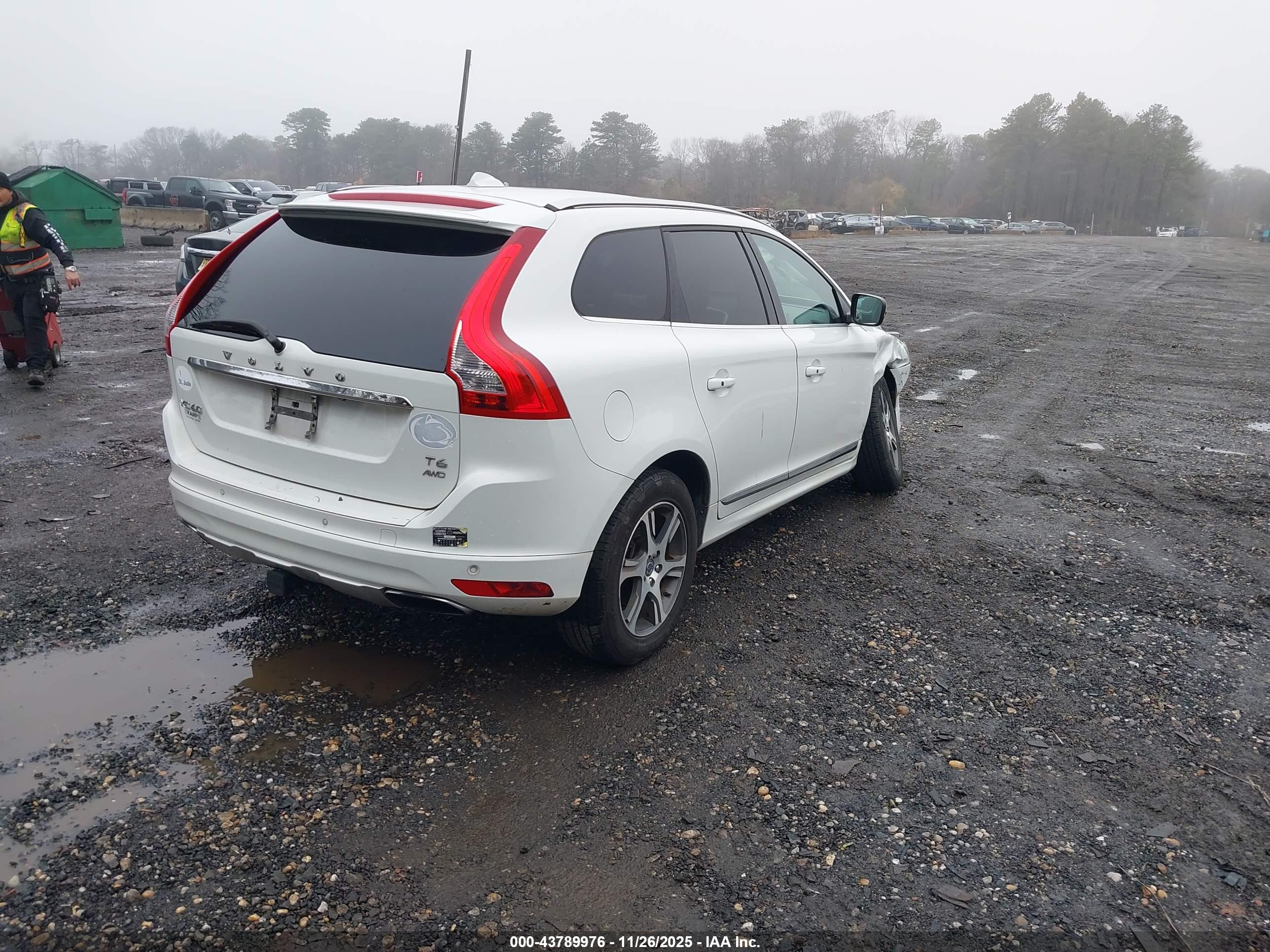 VOLVO XC60 image 4