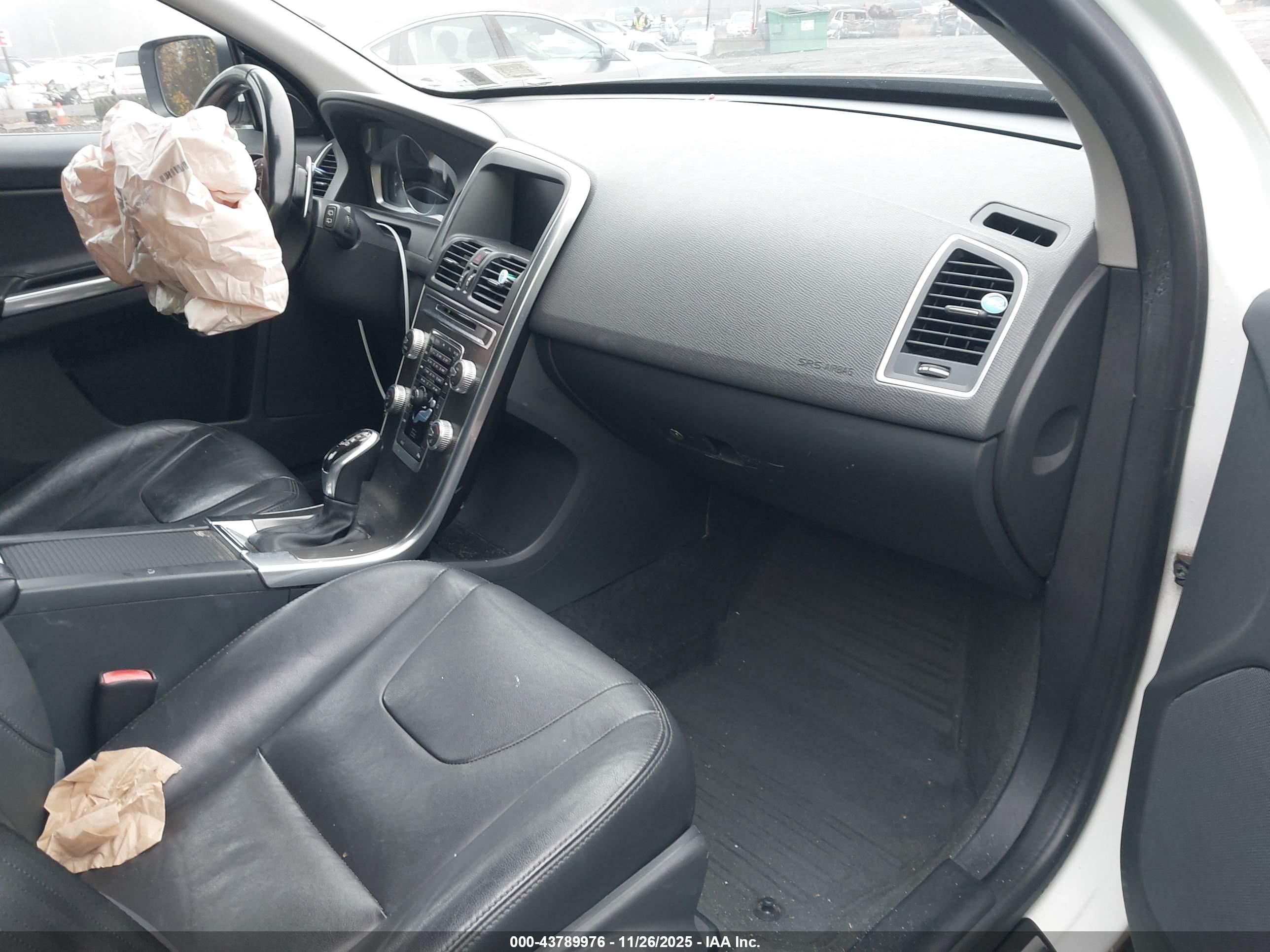 VOLVO XC60 image 5