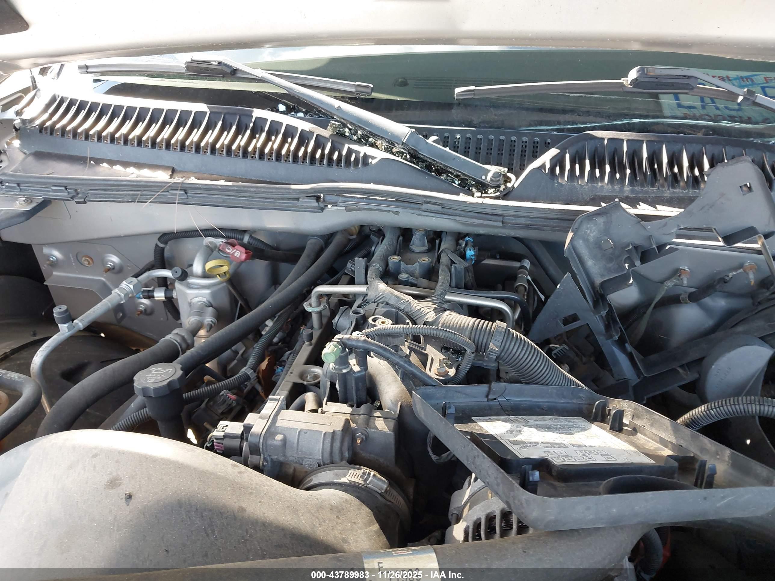 CHEVROLET SILVERADO image 10