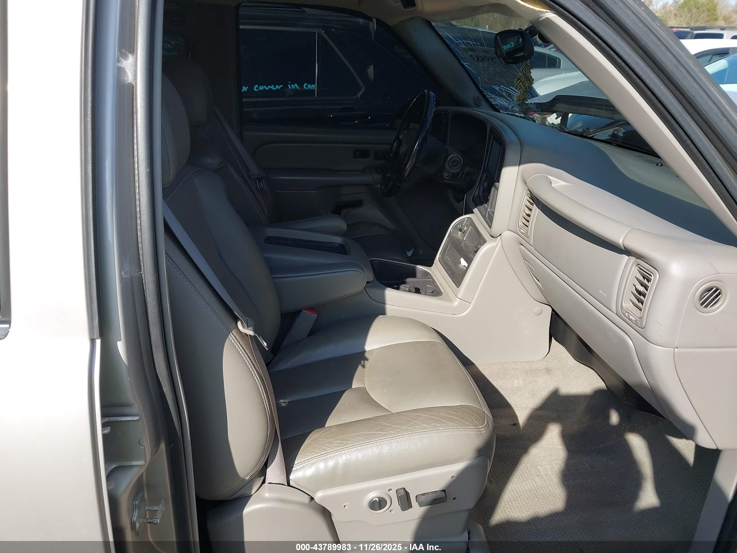 CHEVROLET SILVERADO image 5