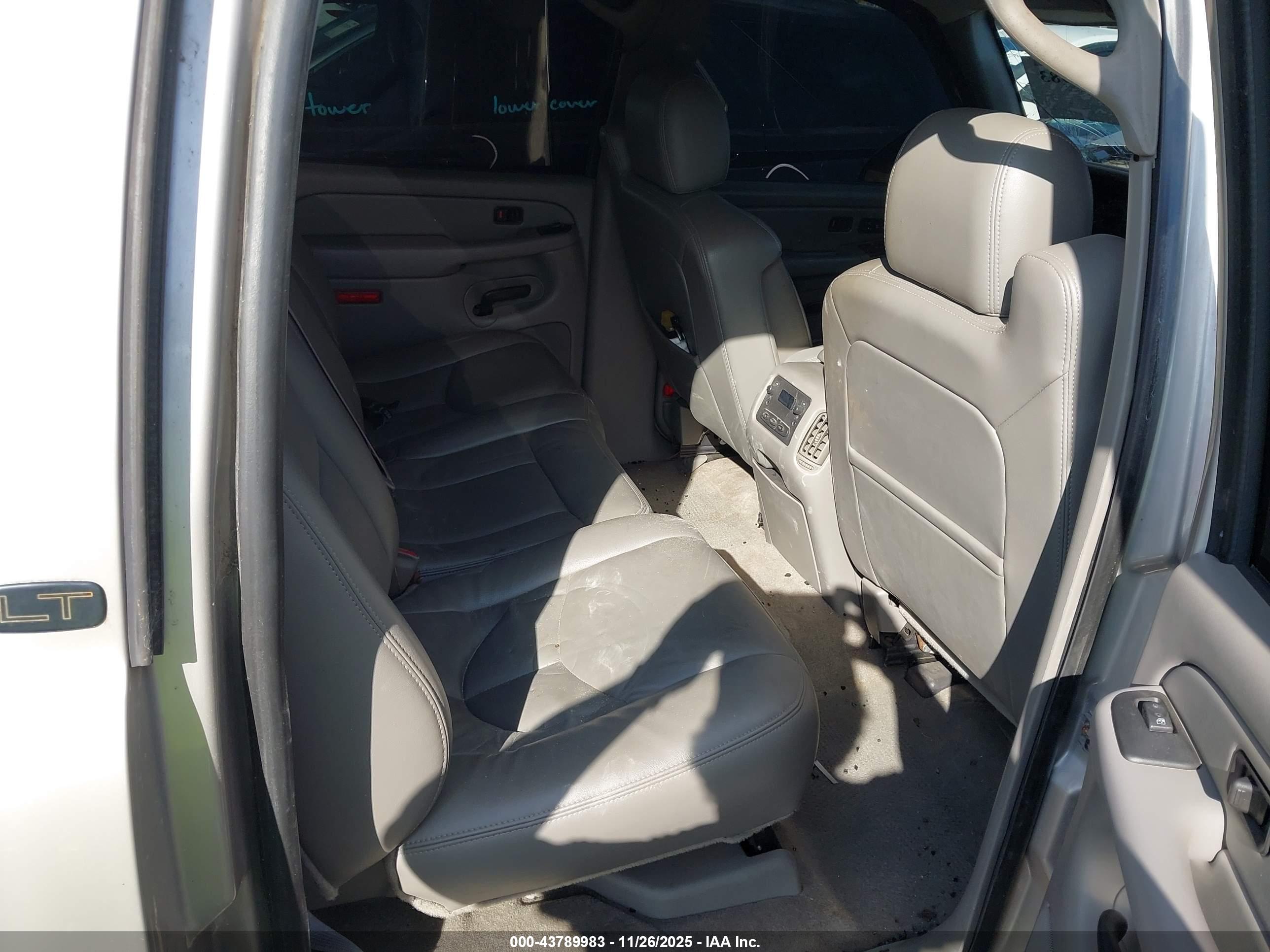 CHEVROLET SILVERADO image 8