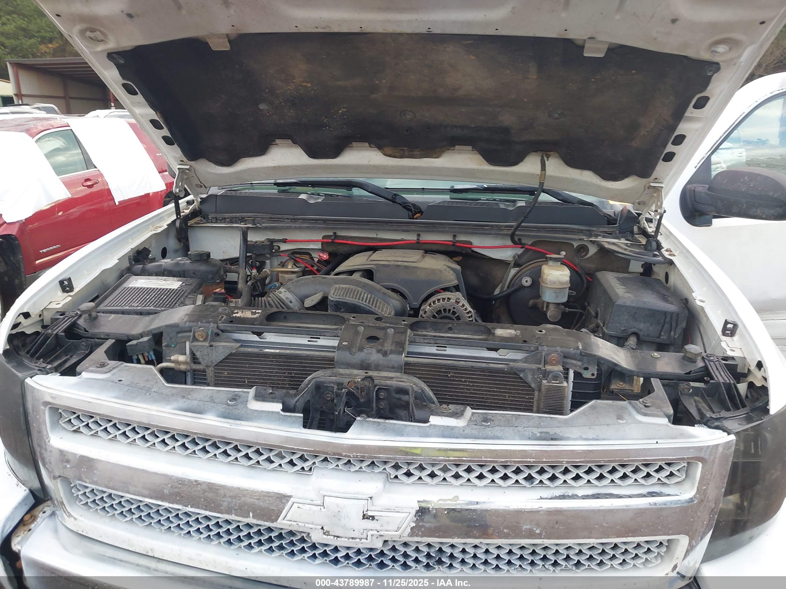 CHEVROLET SILVERADO image 10