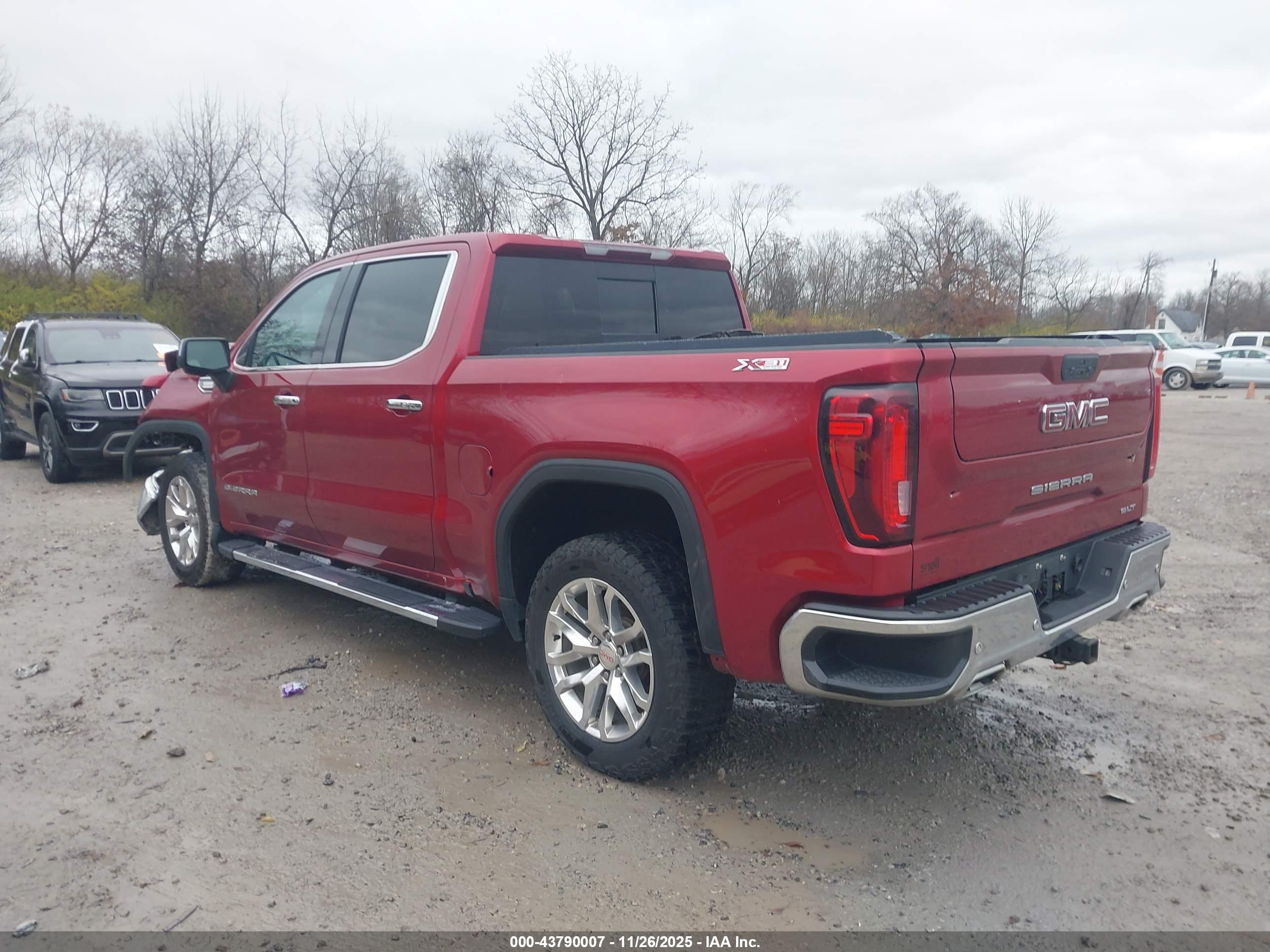 GMC SIERRA image 3