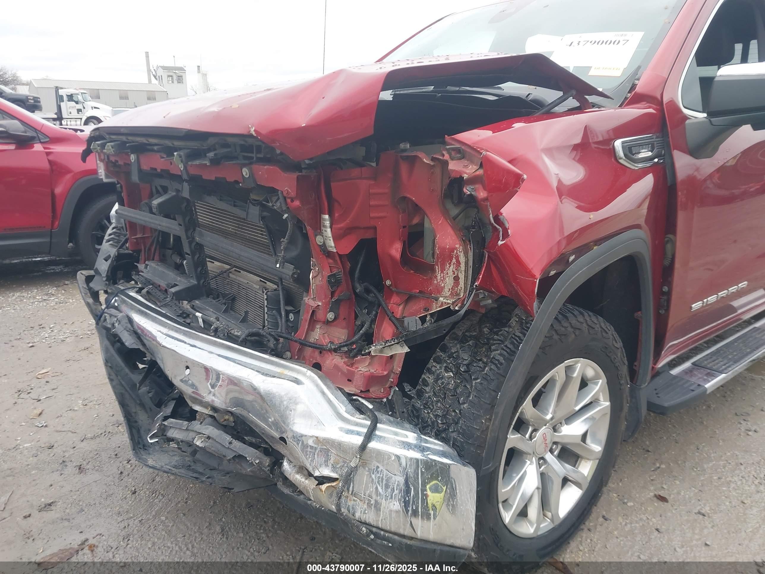 GMC SIERRA image 6