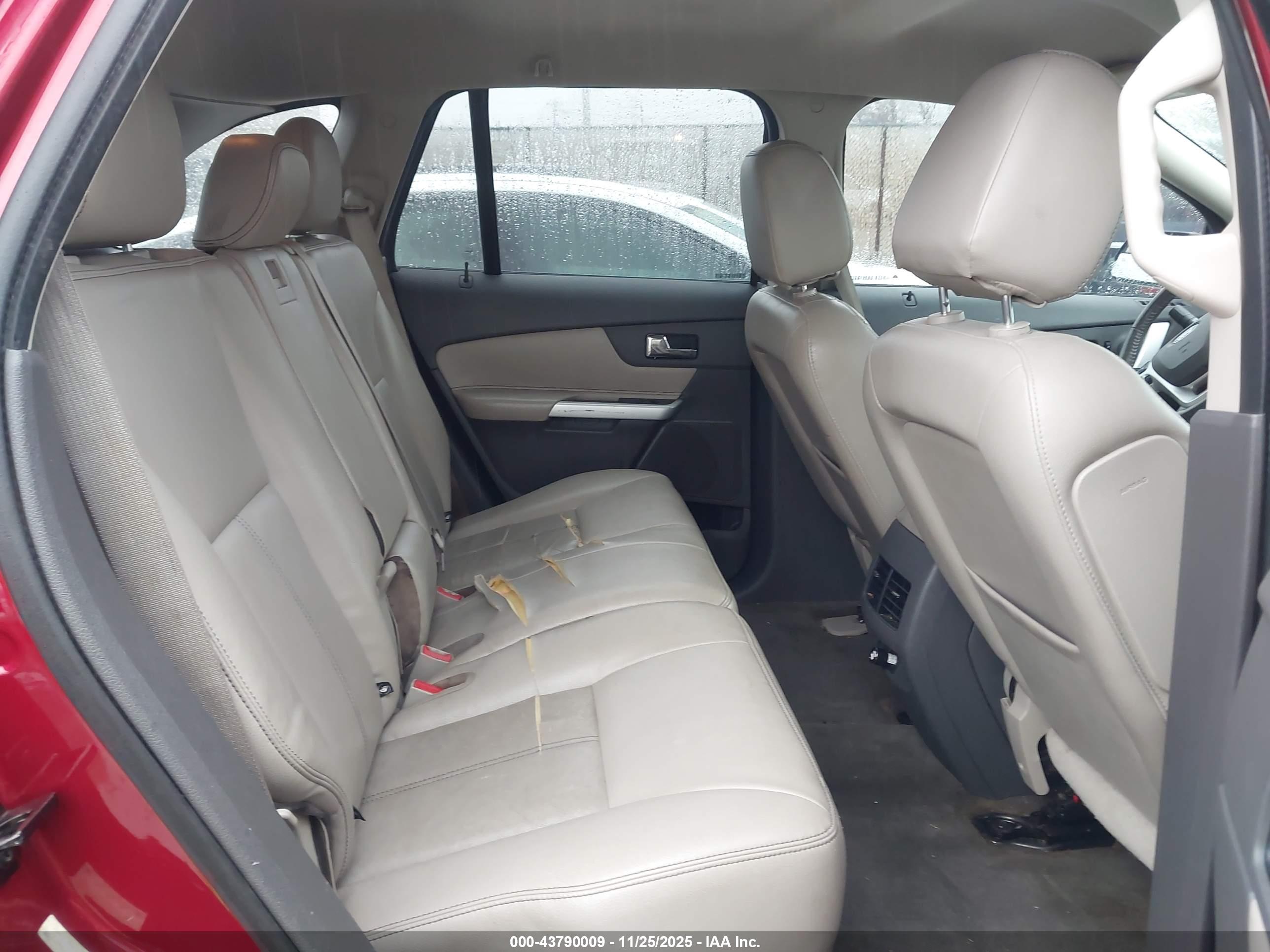 FORD EDGE image 8