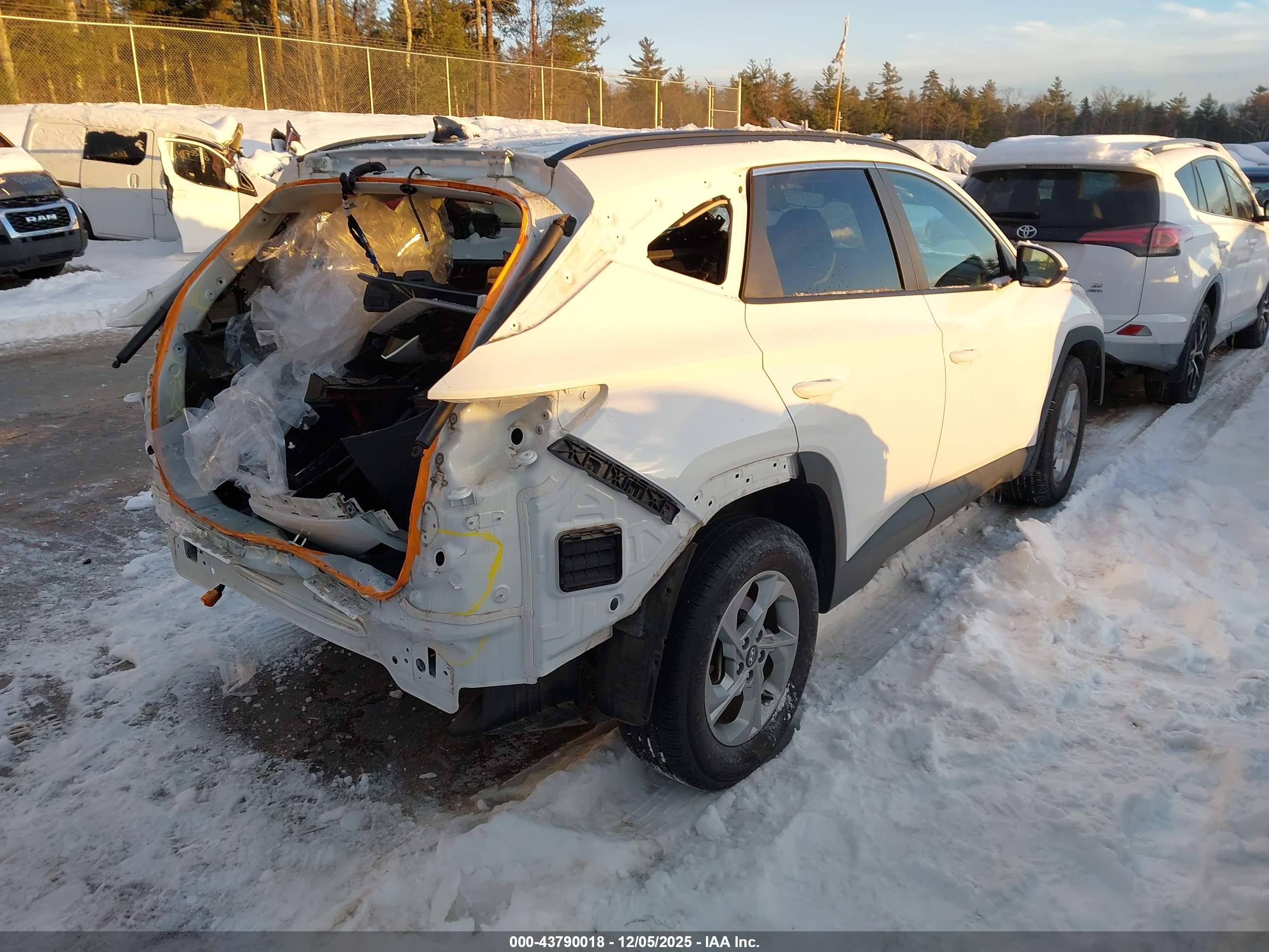 HYUNDAI TUCSON image 4