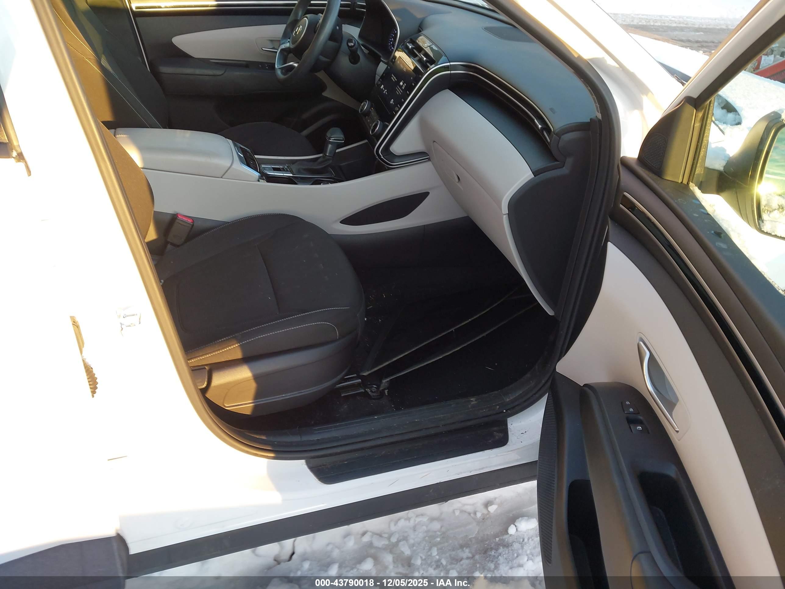 HYUNDAI TUCSON image 5