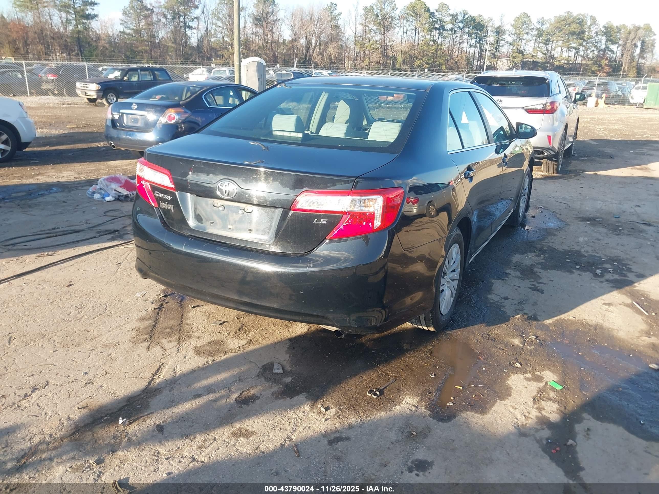 TOYOTA CAMRY image 4