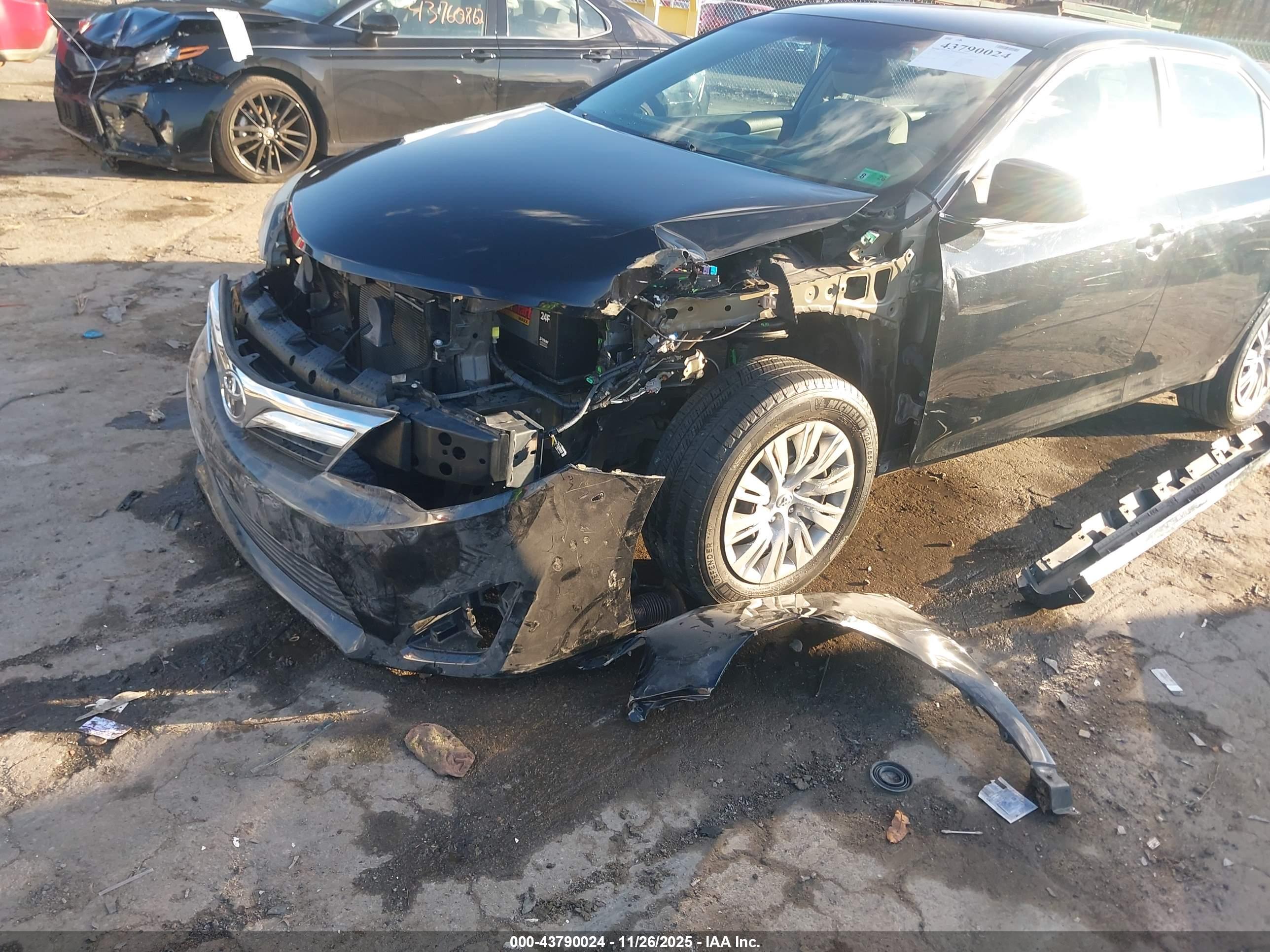 TOYOTA CAMRY image 6