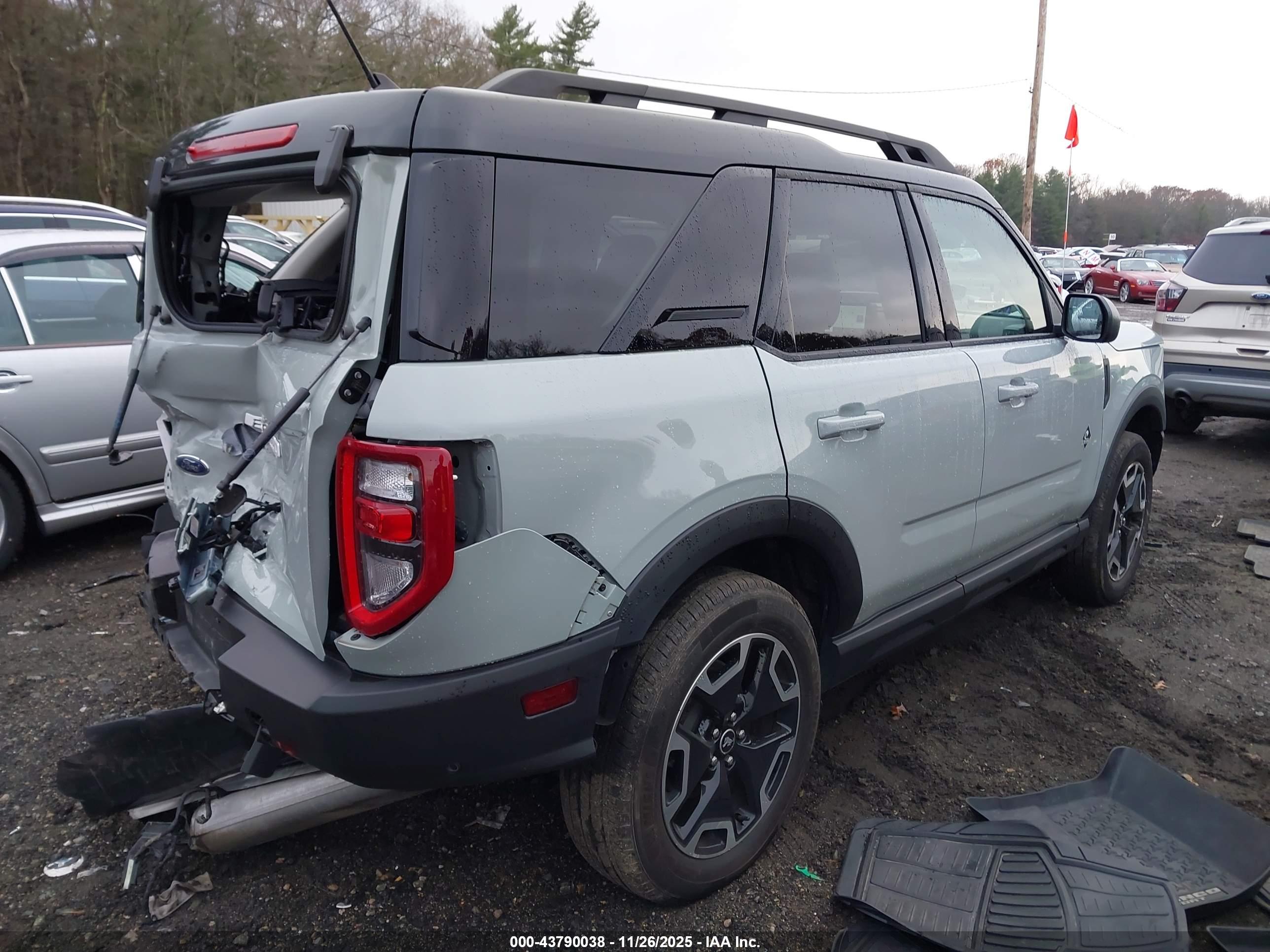 FORD BRONCO image 4