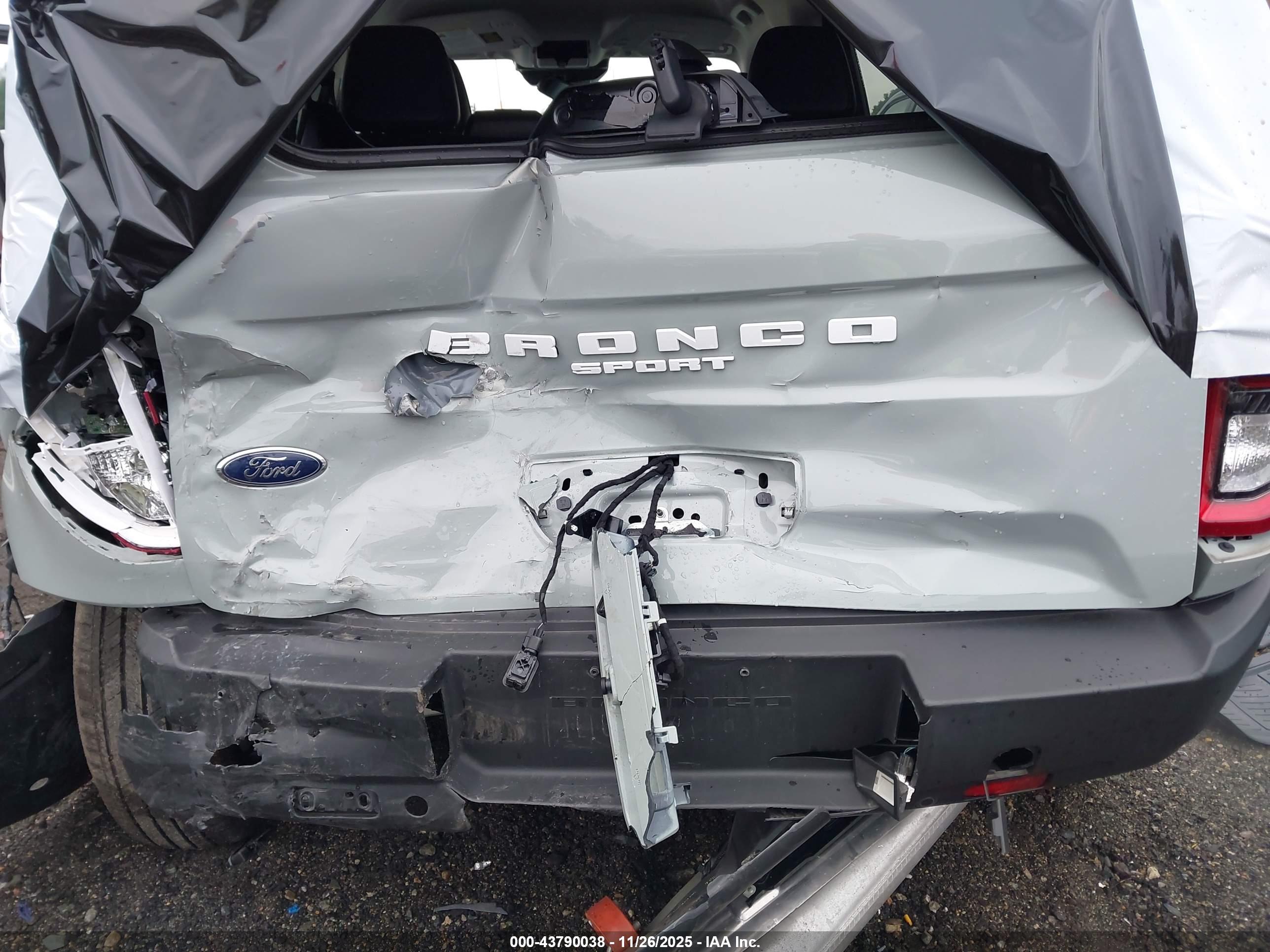 FORD BRONCO image 6