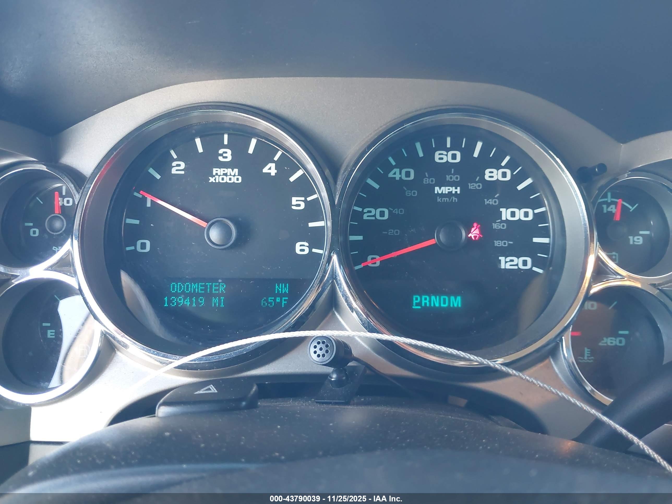 CHEVROLET SILVERADO image 7