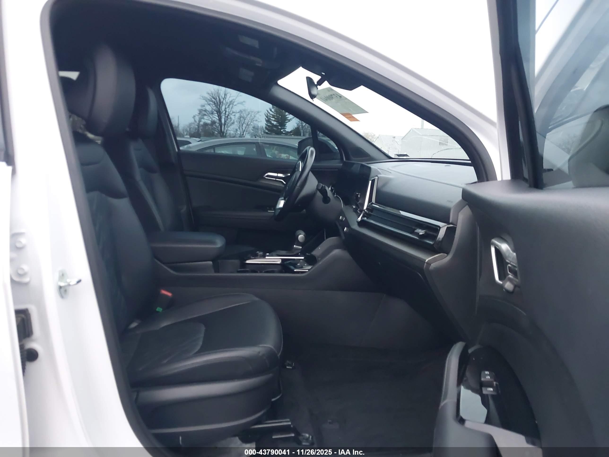 KIA SPORTAGE image 5