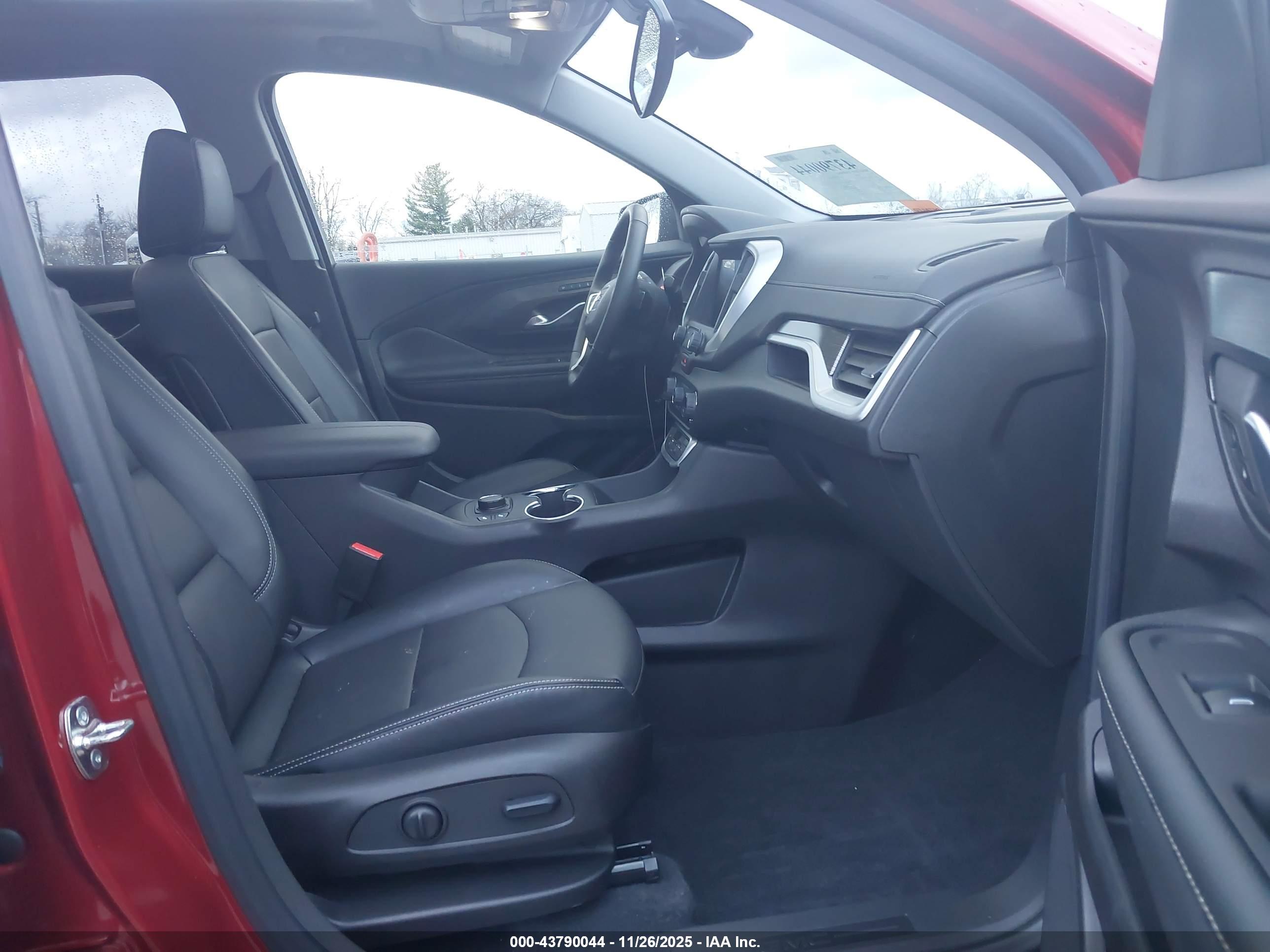 GMC TERRAIN image 5