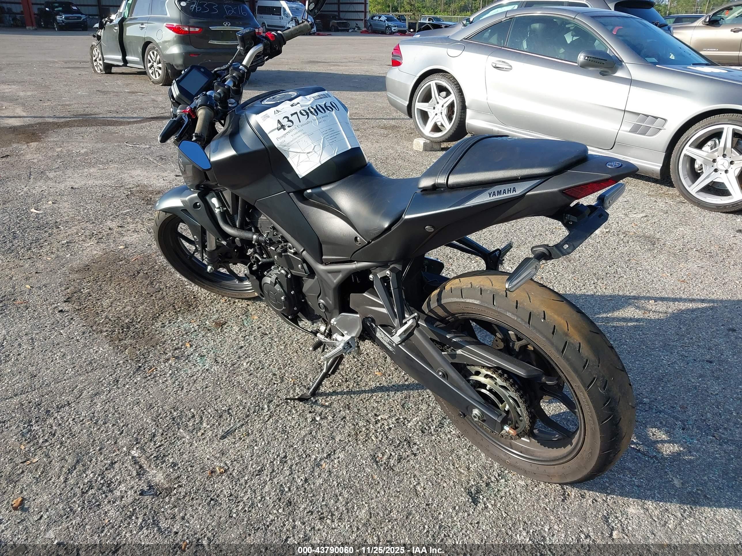 YAMAHA MT-03 image 3
