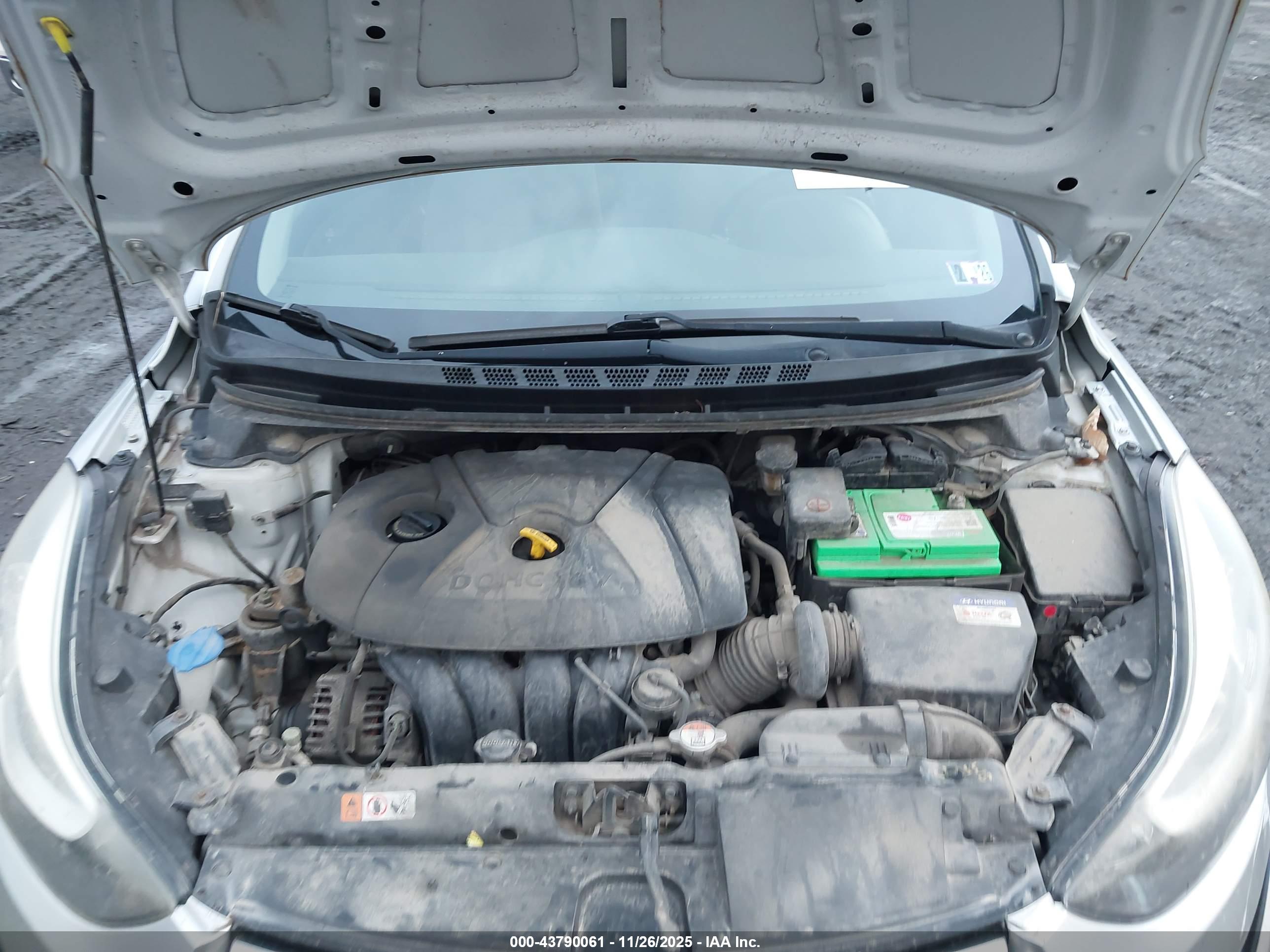 HYUNDAI ELANTRA image 10