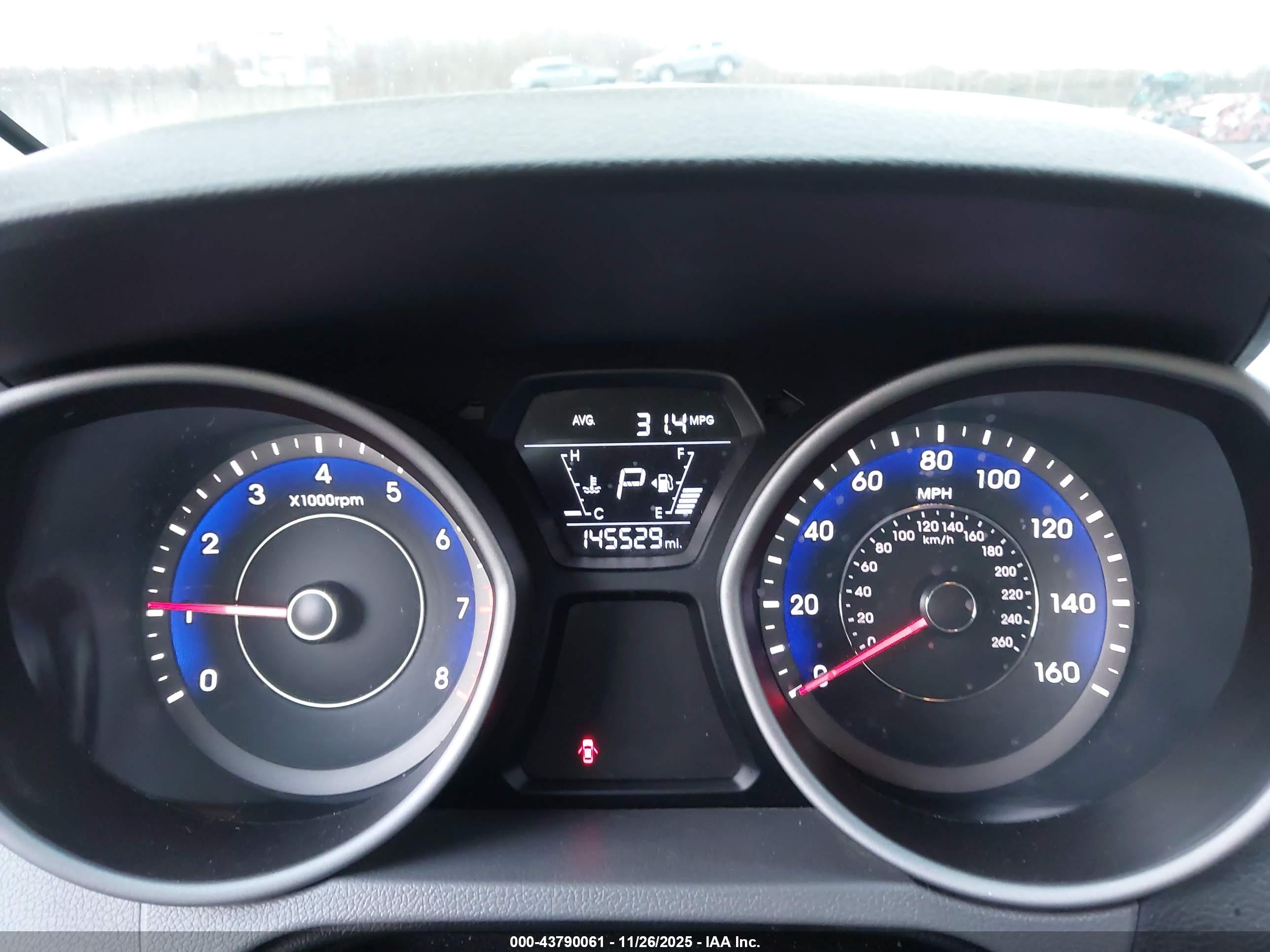 HYUNDAI ELANTRA image 7