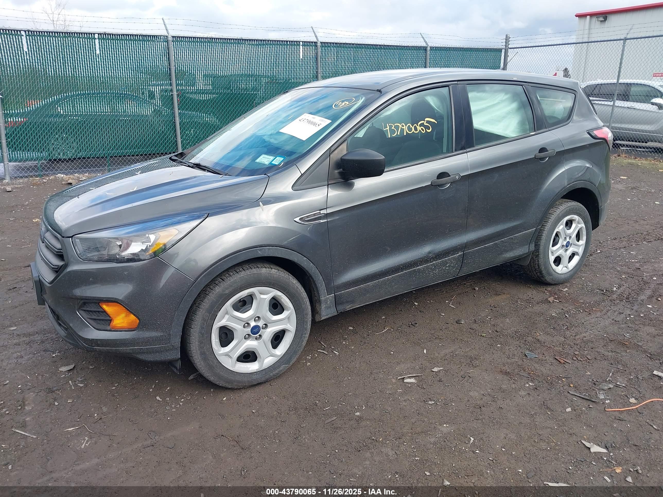 FORD ESCAPE image 2