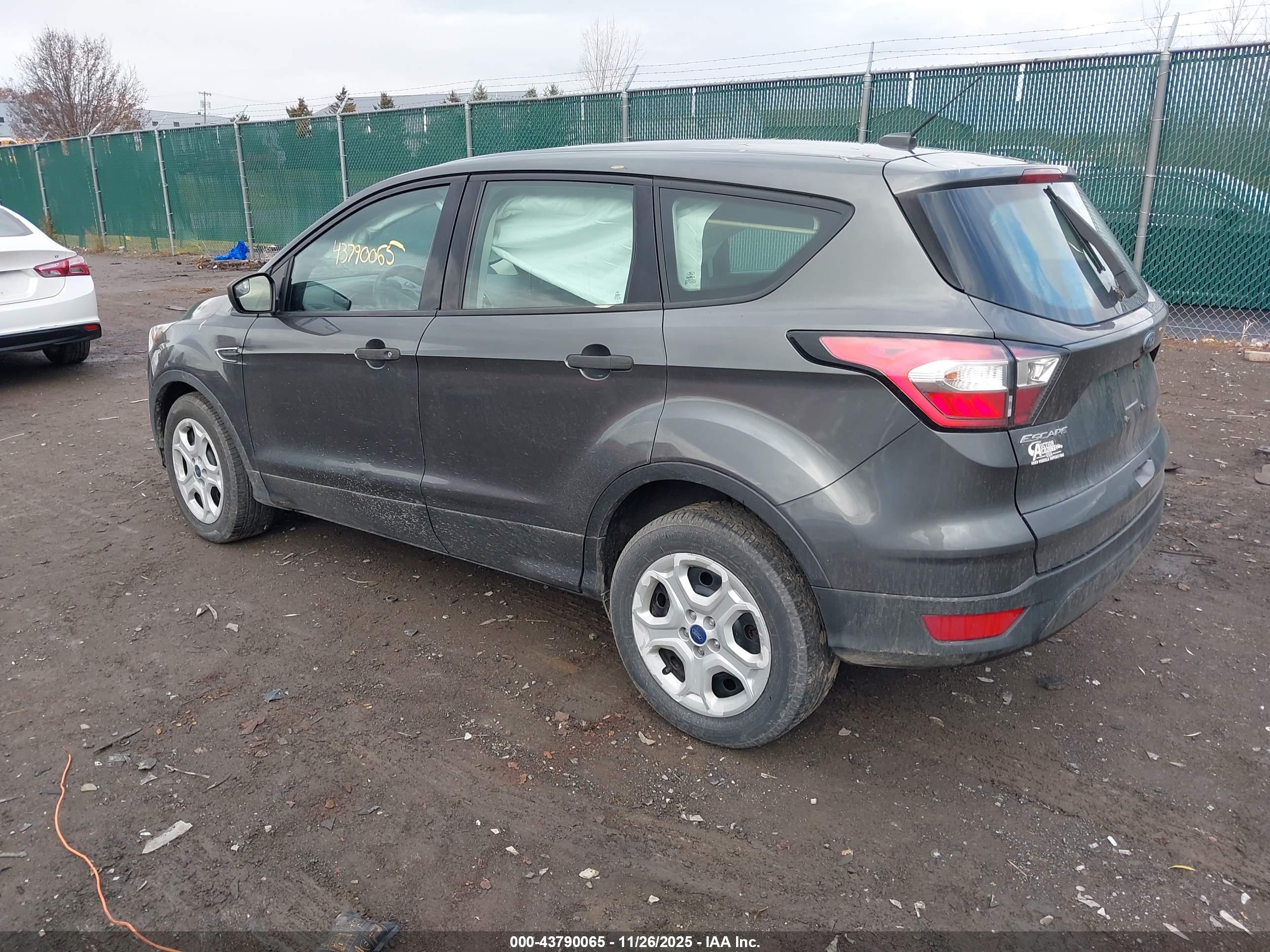 FORD ESCAPE image 3