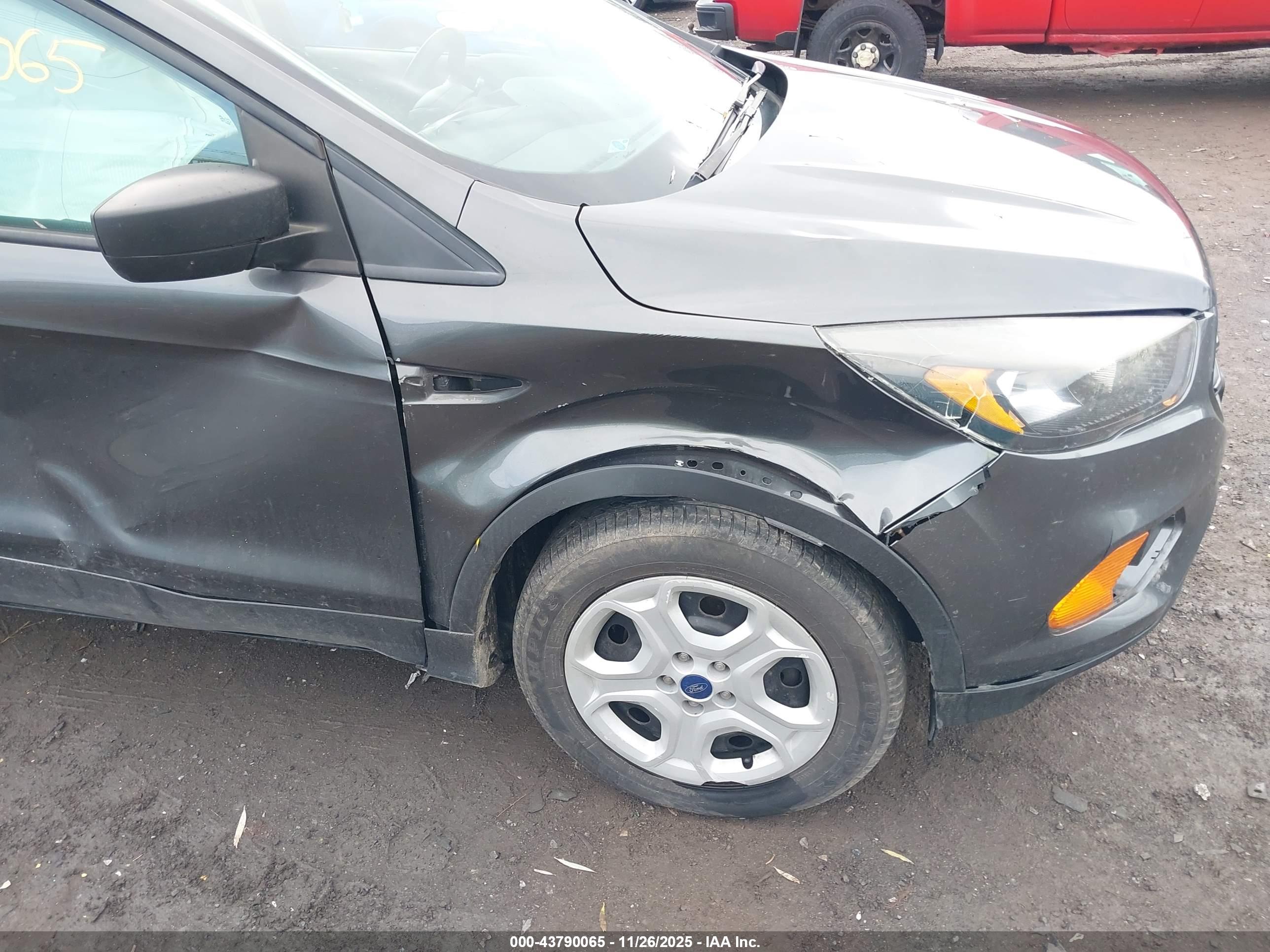 FORD ESCAPE image 6