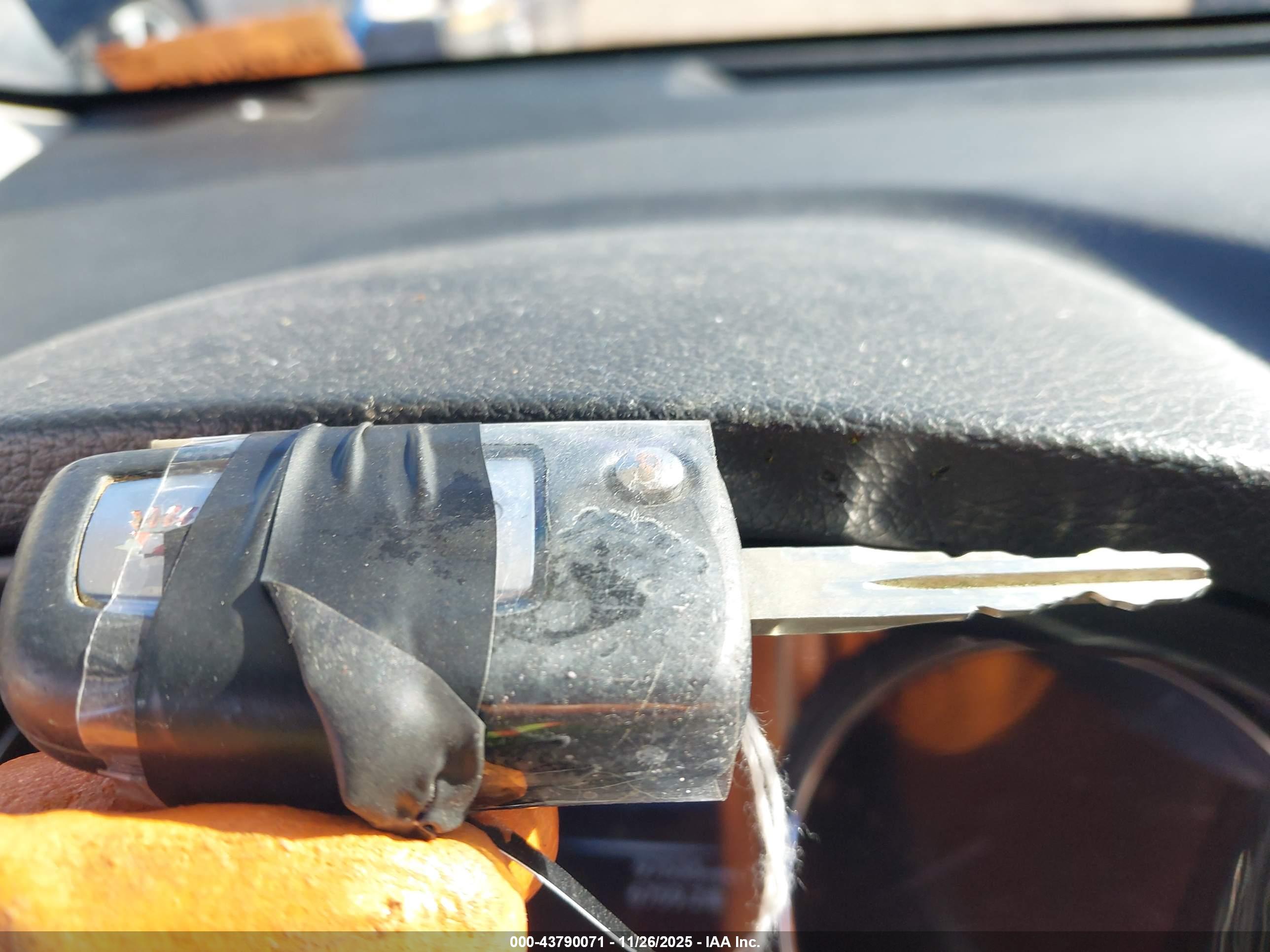 NISSAN ROGUE image 11