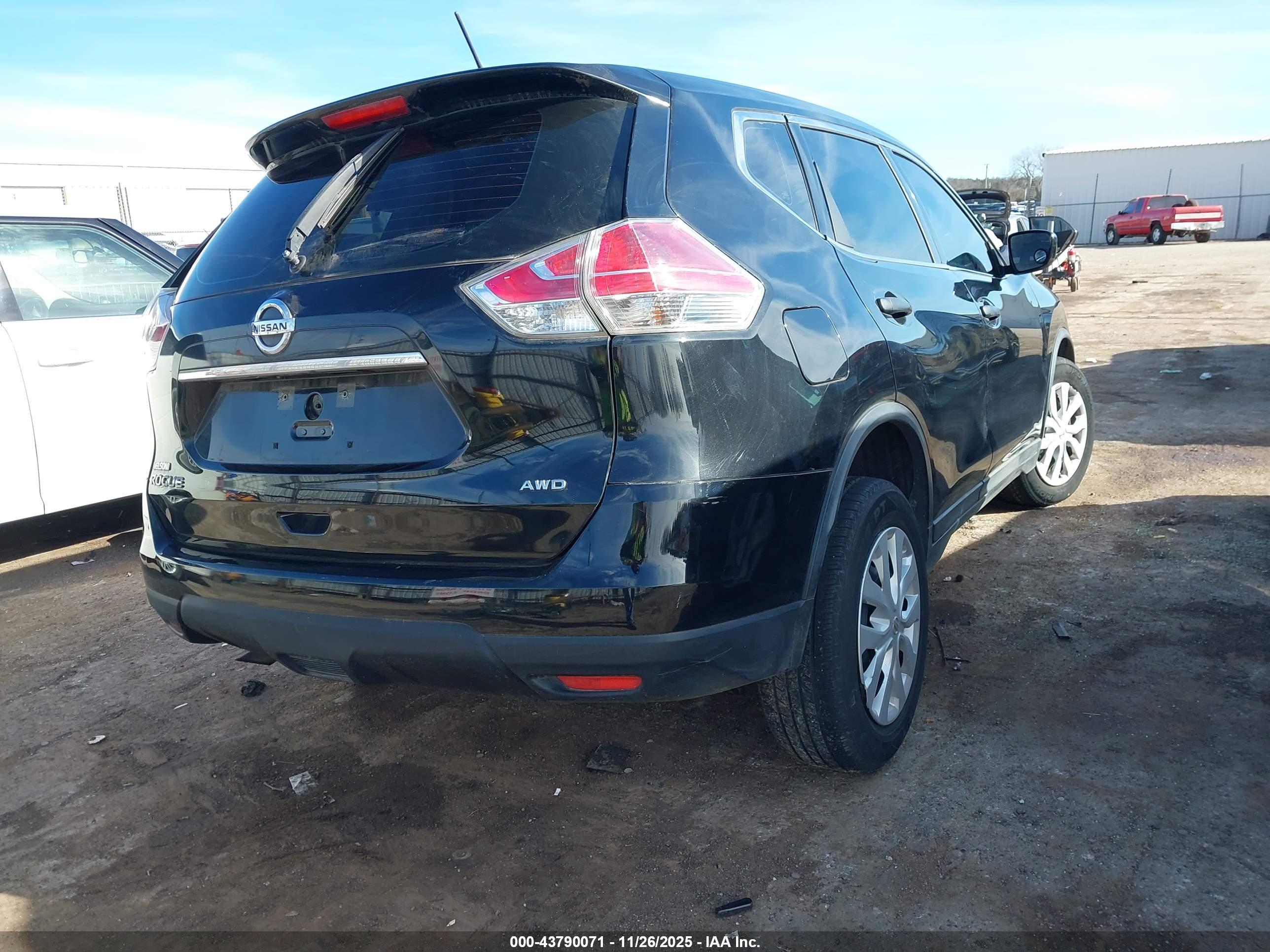 NISSAN ROGUE image 4