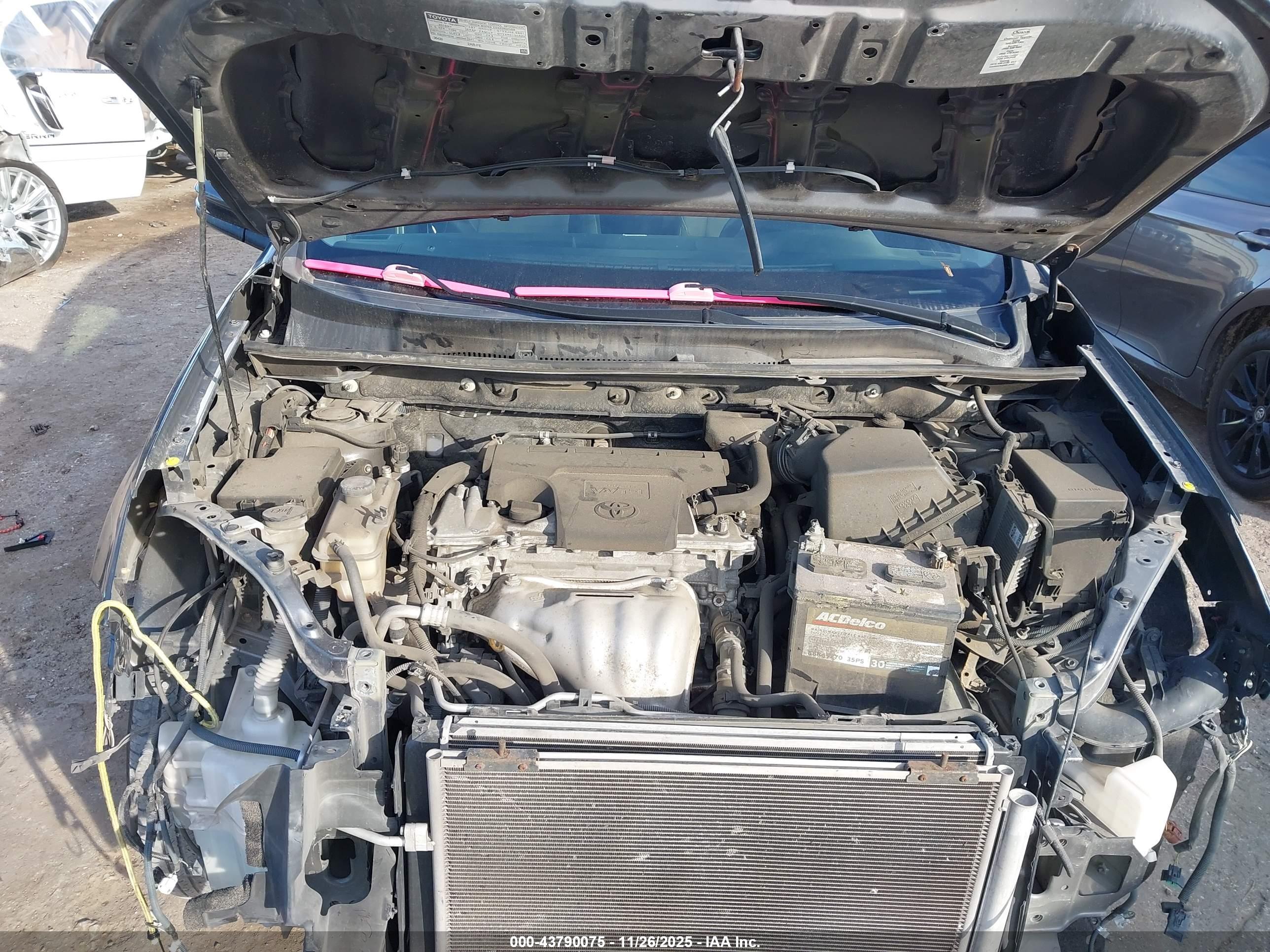 TOYOTA RAV4 image 10