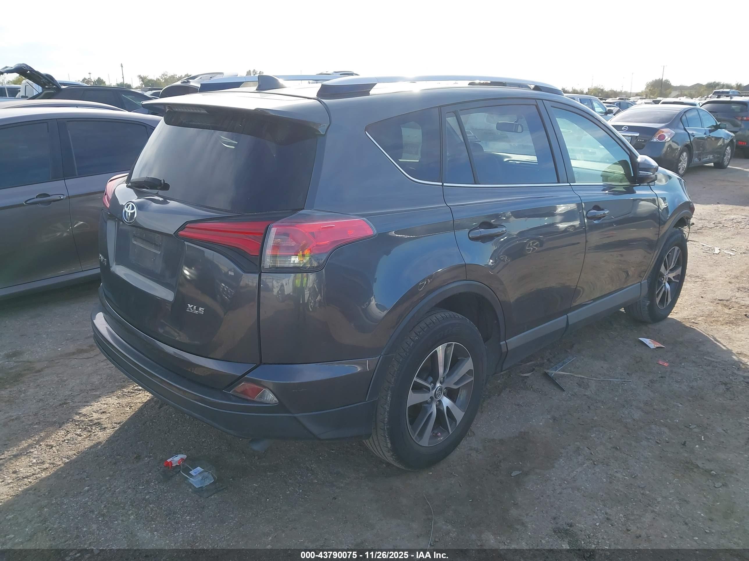TOYOTA RAV4 image 4