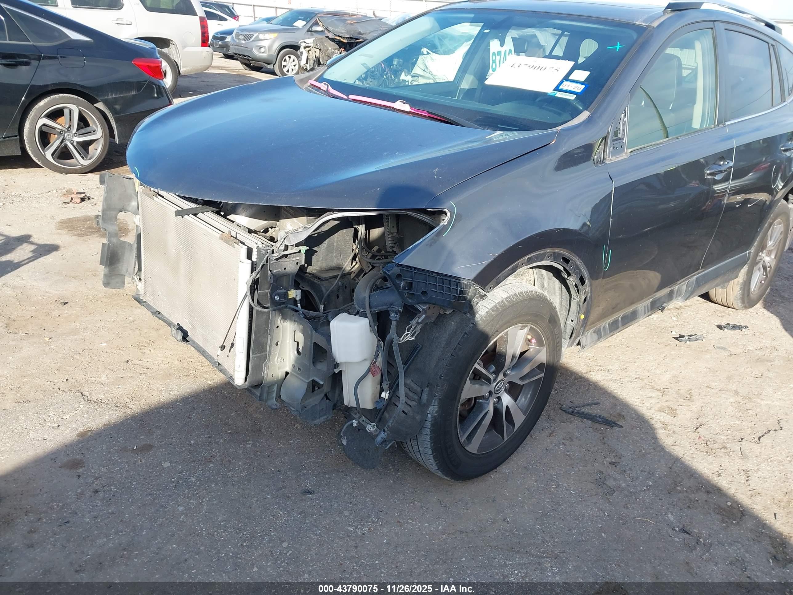TOYOTA RAV4 image 6