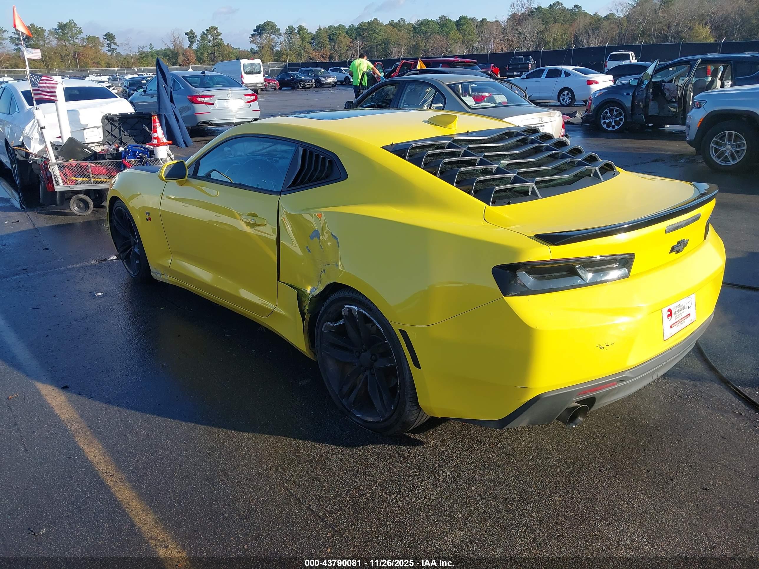 CHEVROLET CAMARO image 3