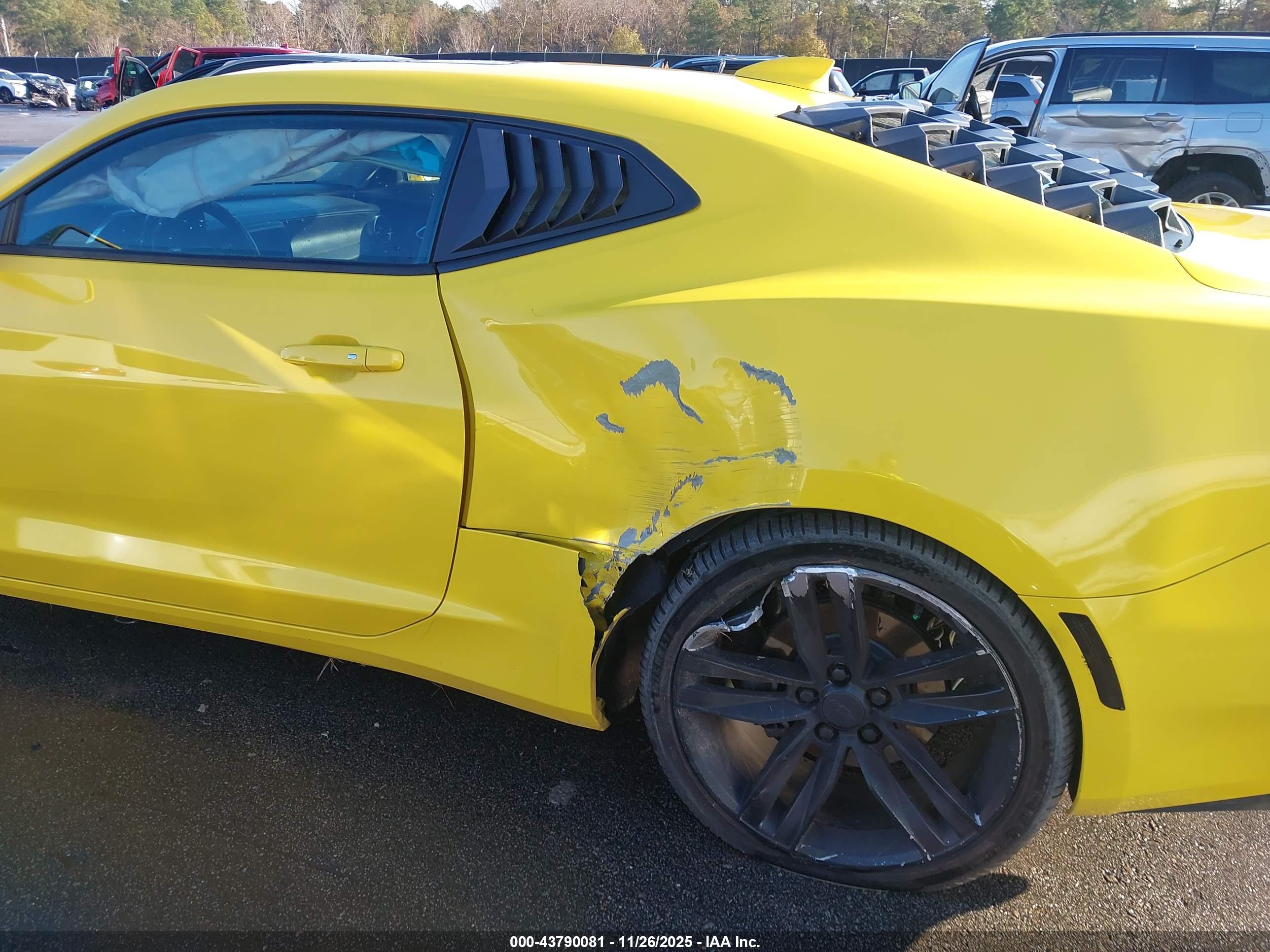 CHEVROLET CAMARO image 6