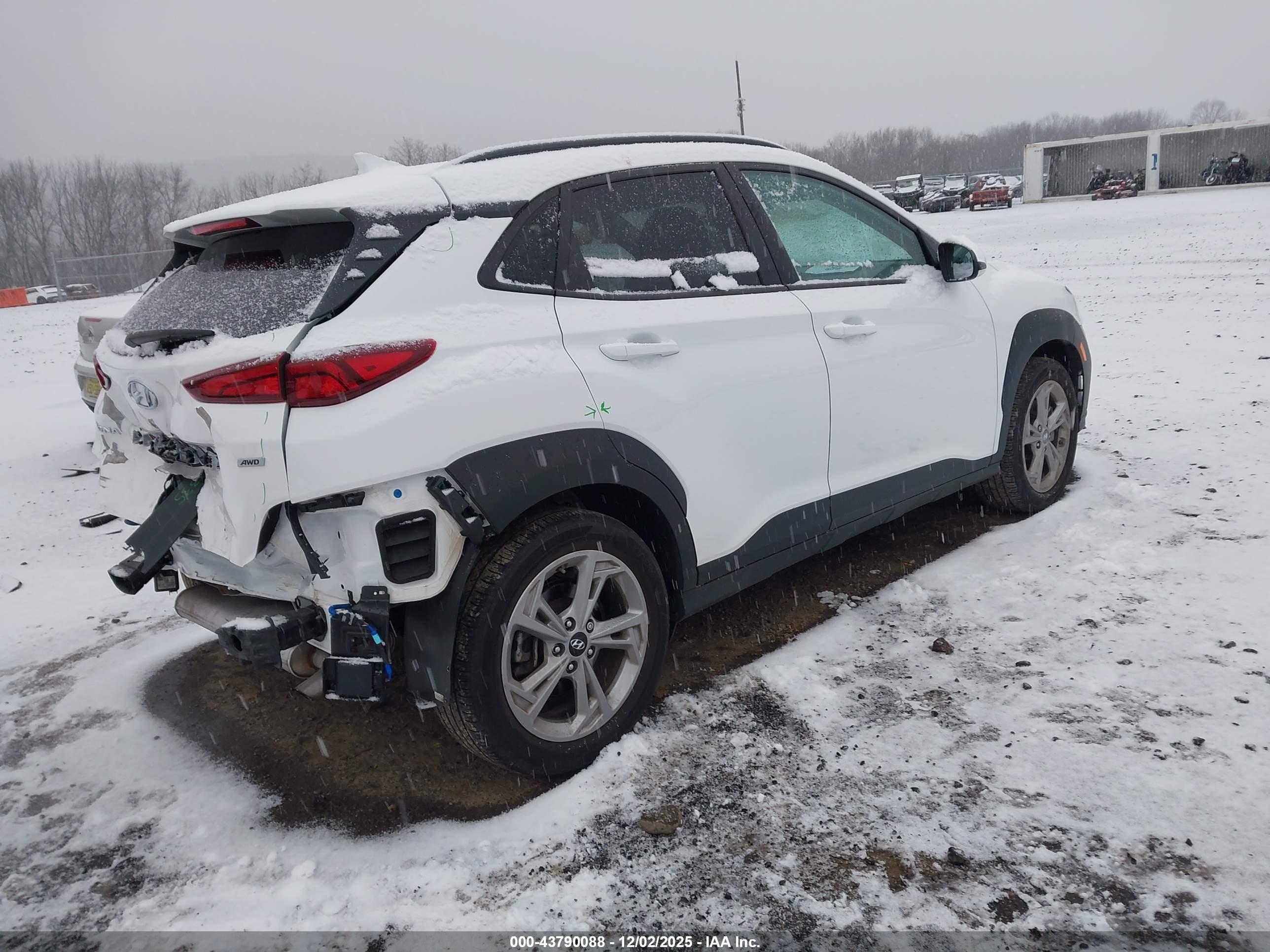 HYUNDAI KONA image 4