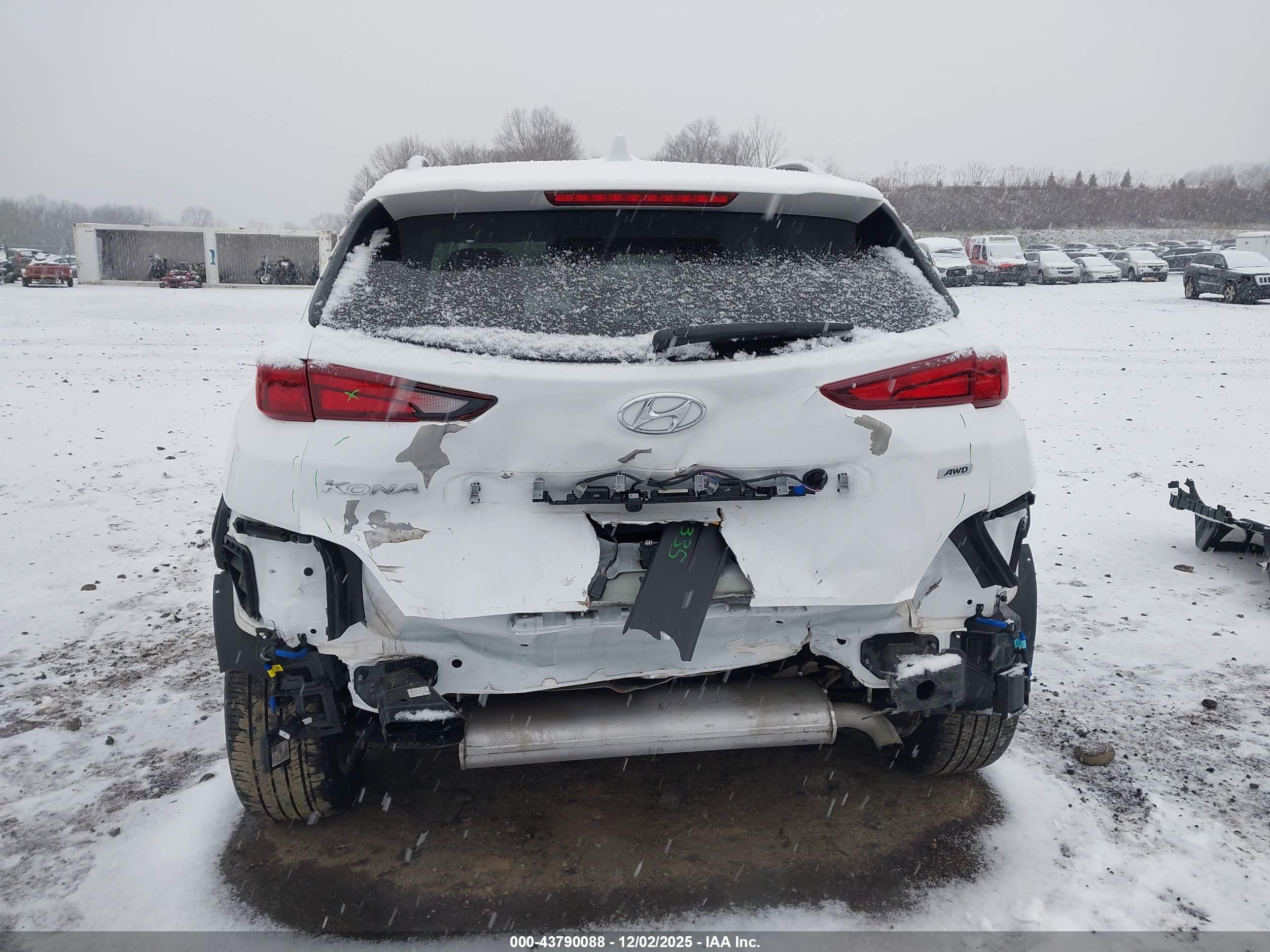 HYUNDAI KONA image 6
