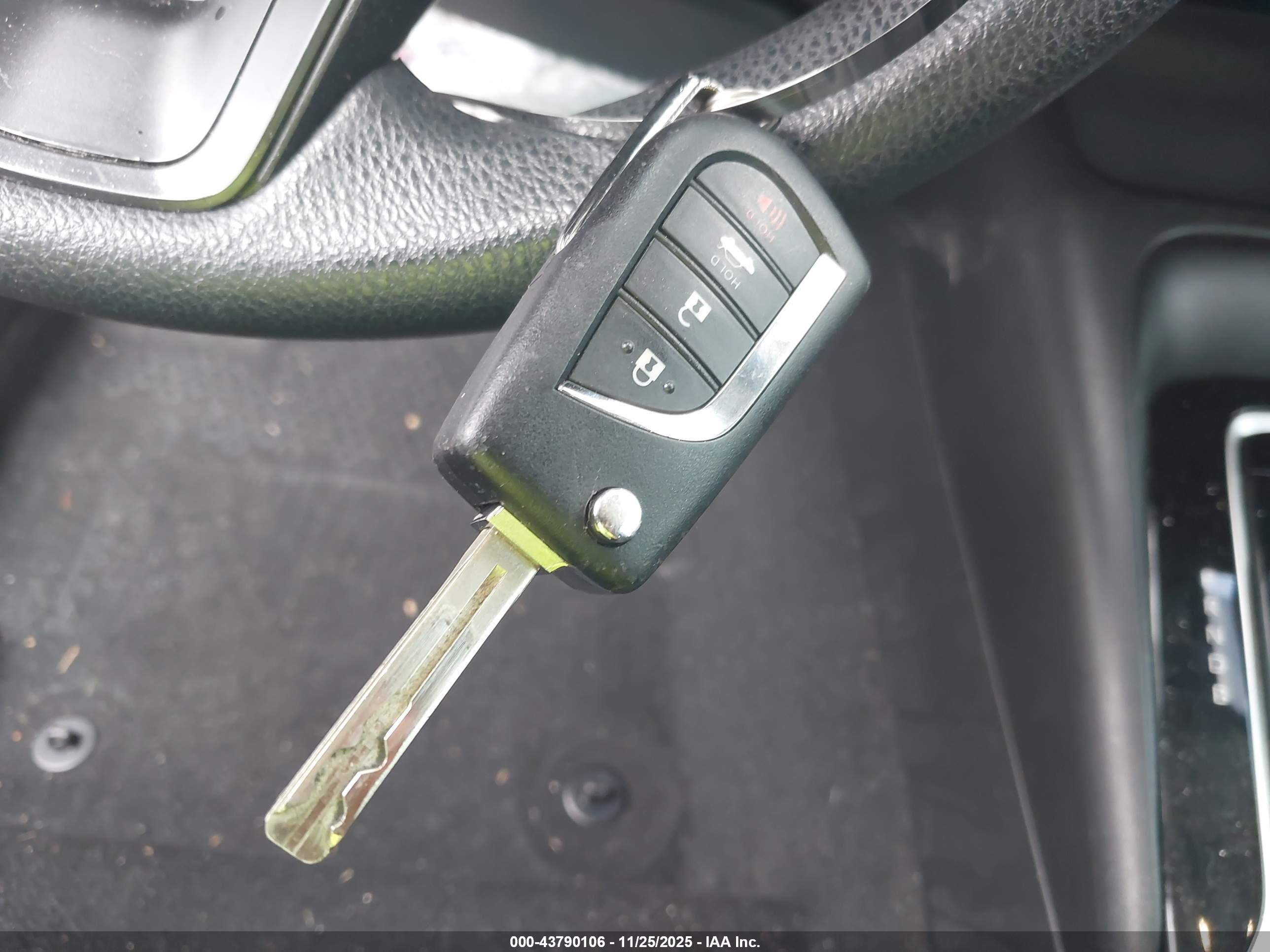 TOYOTA COROLLA image 11