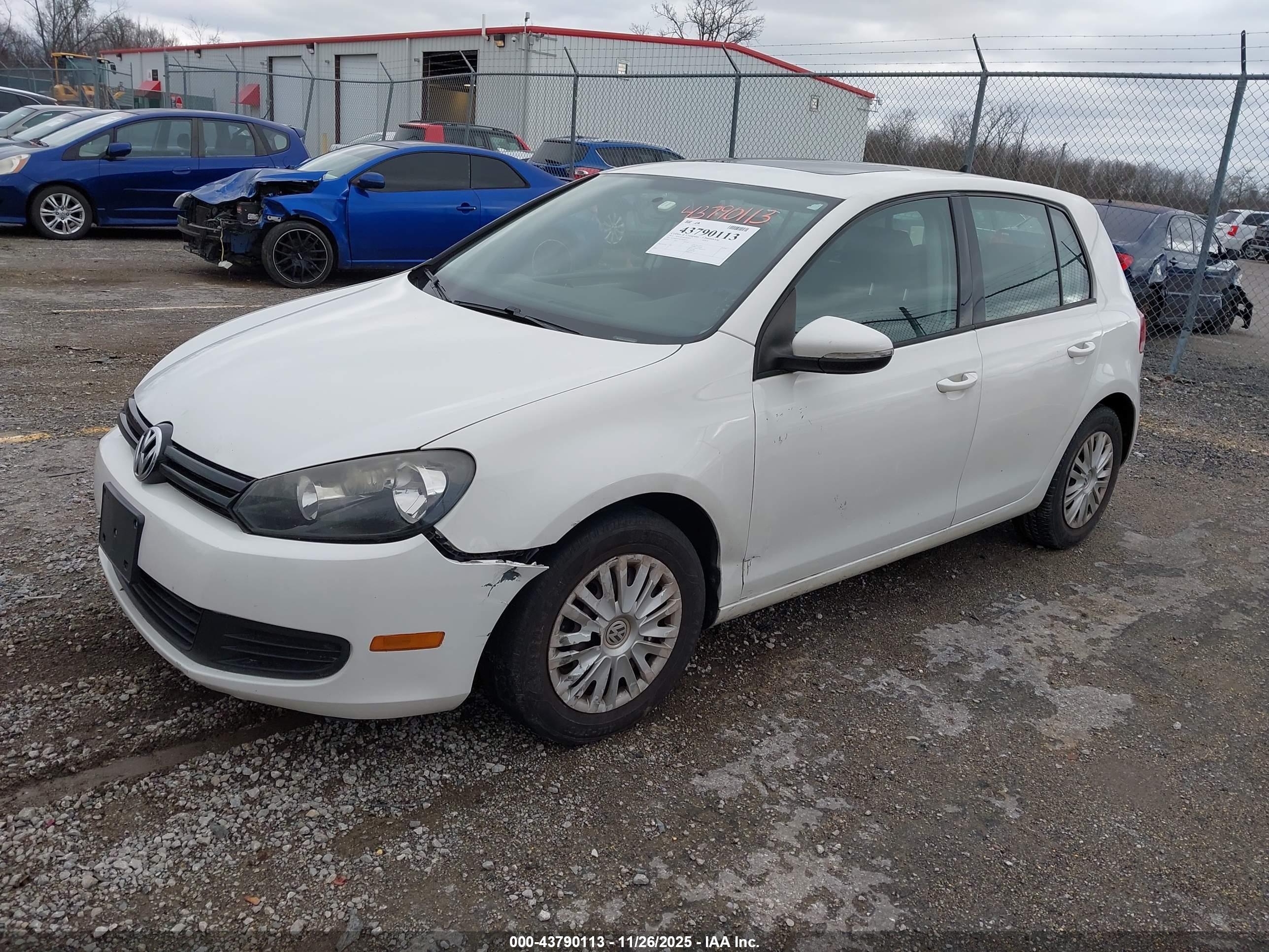 VOLKSWAGEN GOLF image 2
